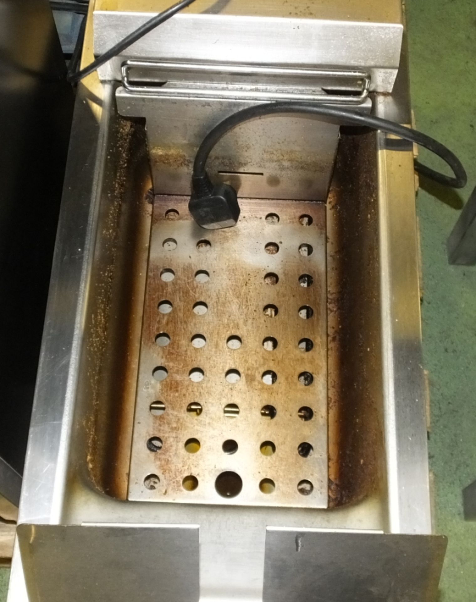 Lincat DF33 single tank fryer. 13A plug - Image 2 of 2