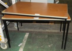 2x Tables - Wood top - Metal legs