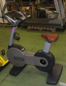 Technogym EXC 700 SP Exercise Bike - missing 1 pedal