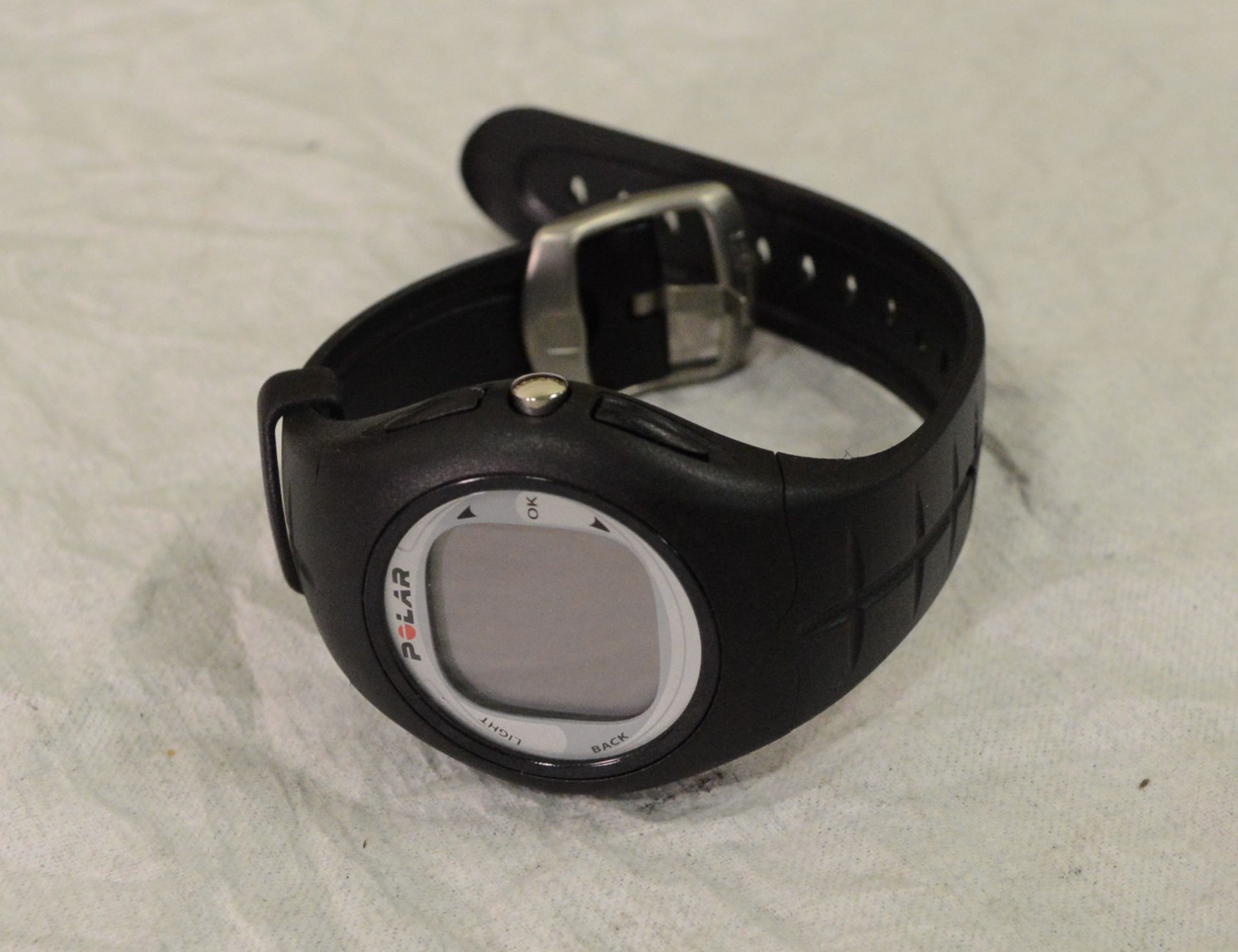 Polar F6 Black Coal Heart Rate Monitor Watch - Image 2 of 2