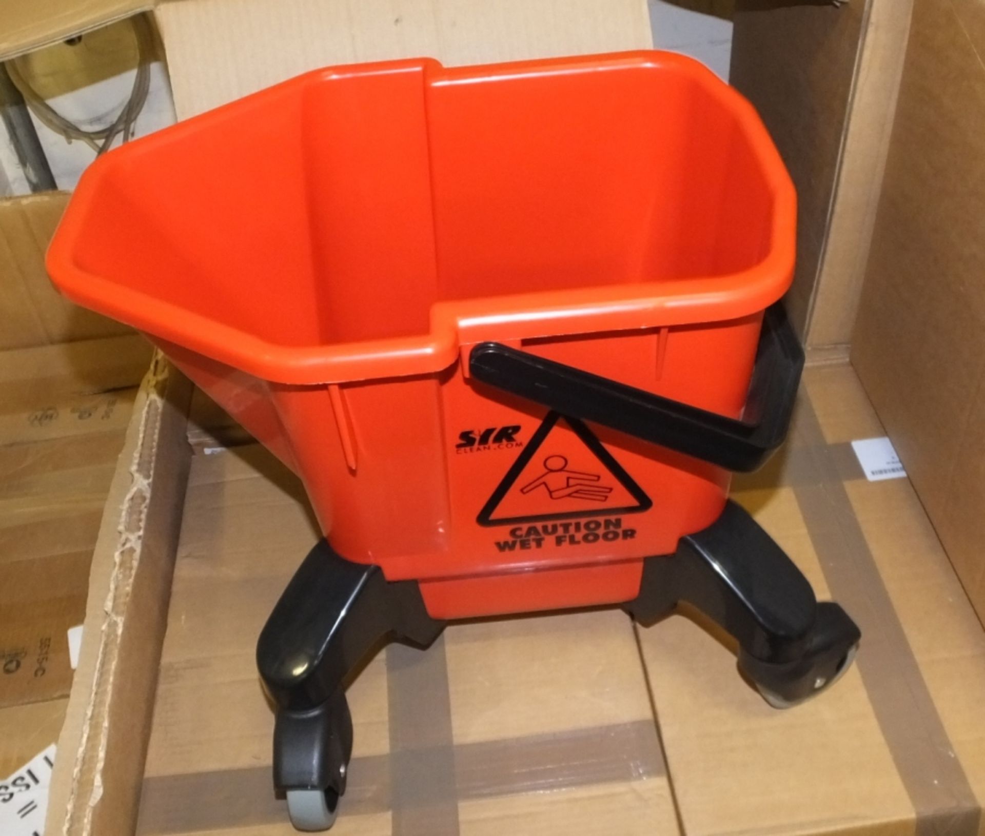 16x SYR TC 20 Mop Buckets Red - Image 4 of 4