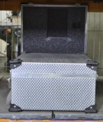 2x Aluminium Cases 410 x 320 x 180mm.