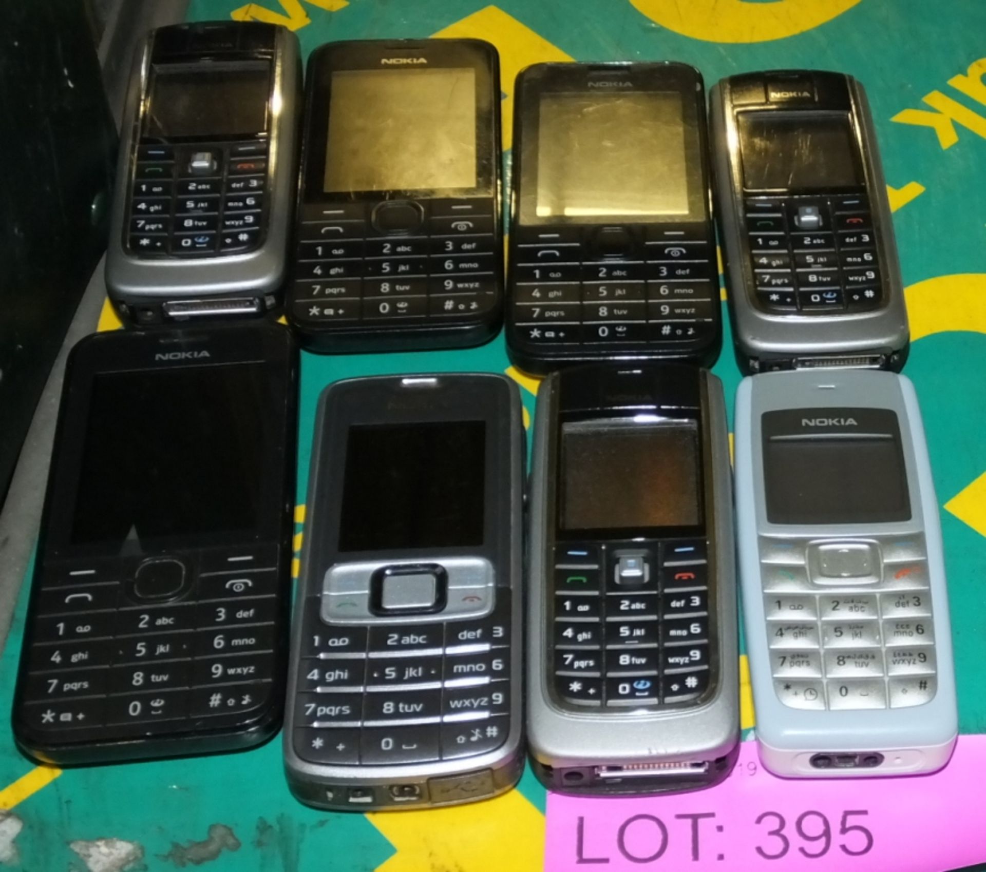 8x Mobile Phones - no chargers