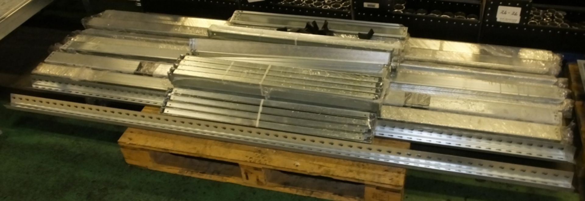 20x Galvanised Upright Racking 2240mm, 30x Galvanised Beam Front & Back 2420mm, 30x Galvan - Image 3 of 4