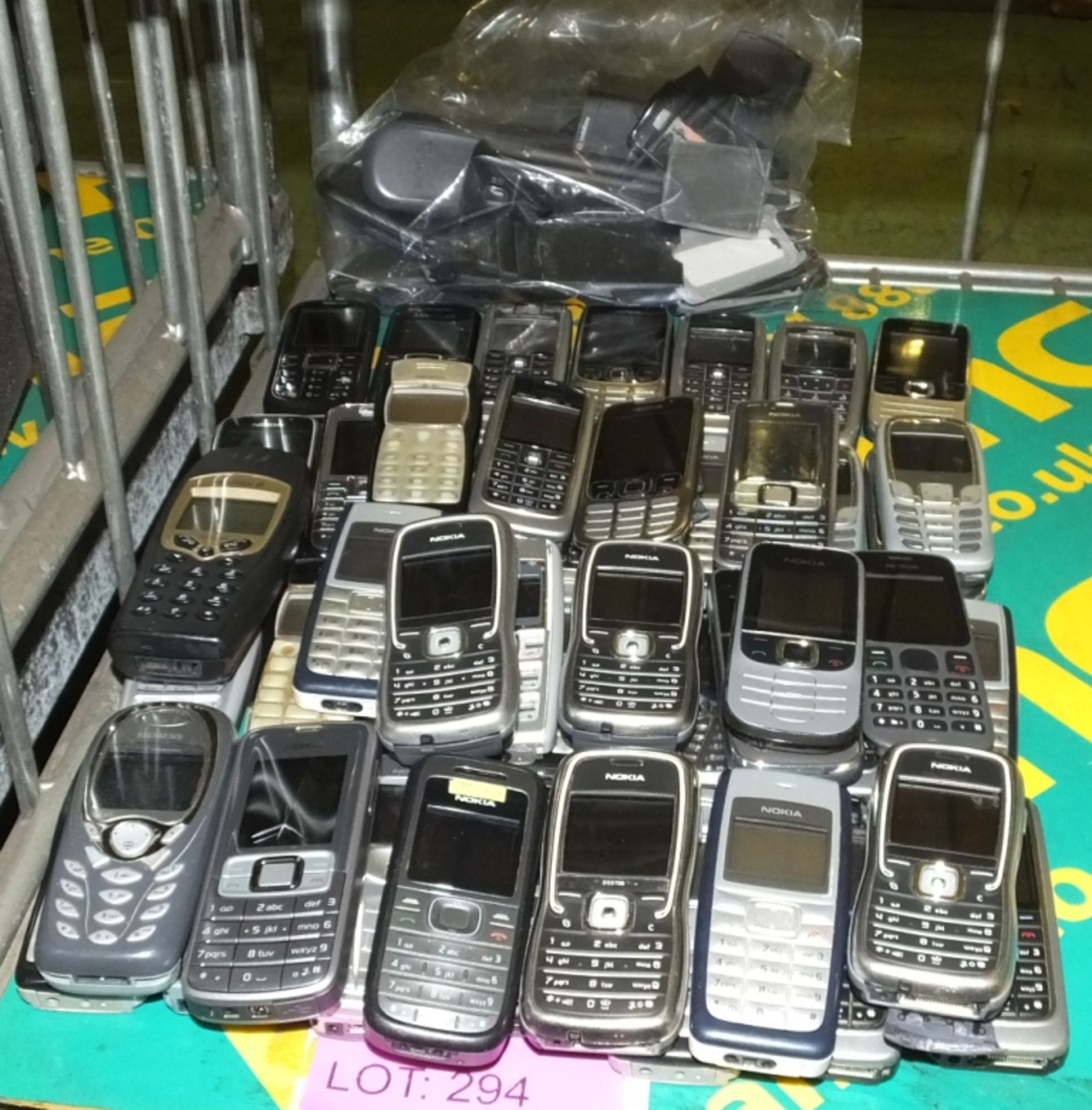 47x Assorted Mobile Phones - no chargers, Mobile Phones Battery, Phone Chargers
