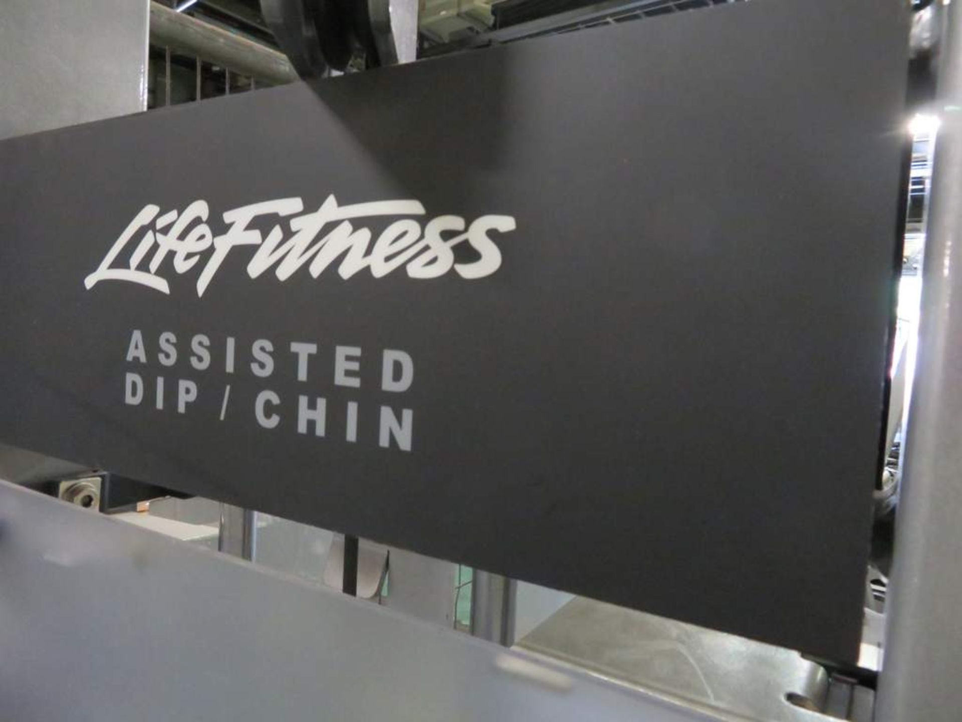 Life Fitness Class: S Assisted Dip/Chin Exercise Machine. - Image 4 of 6