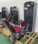 Life Fitness Class: S Hip Adduction Exercise Machine.