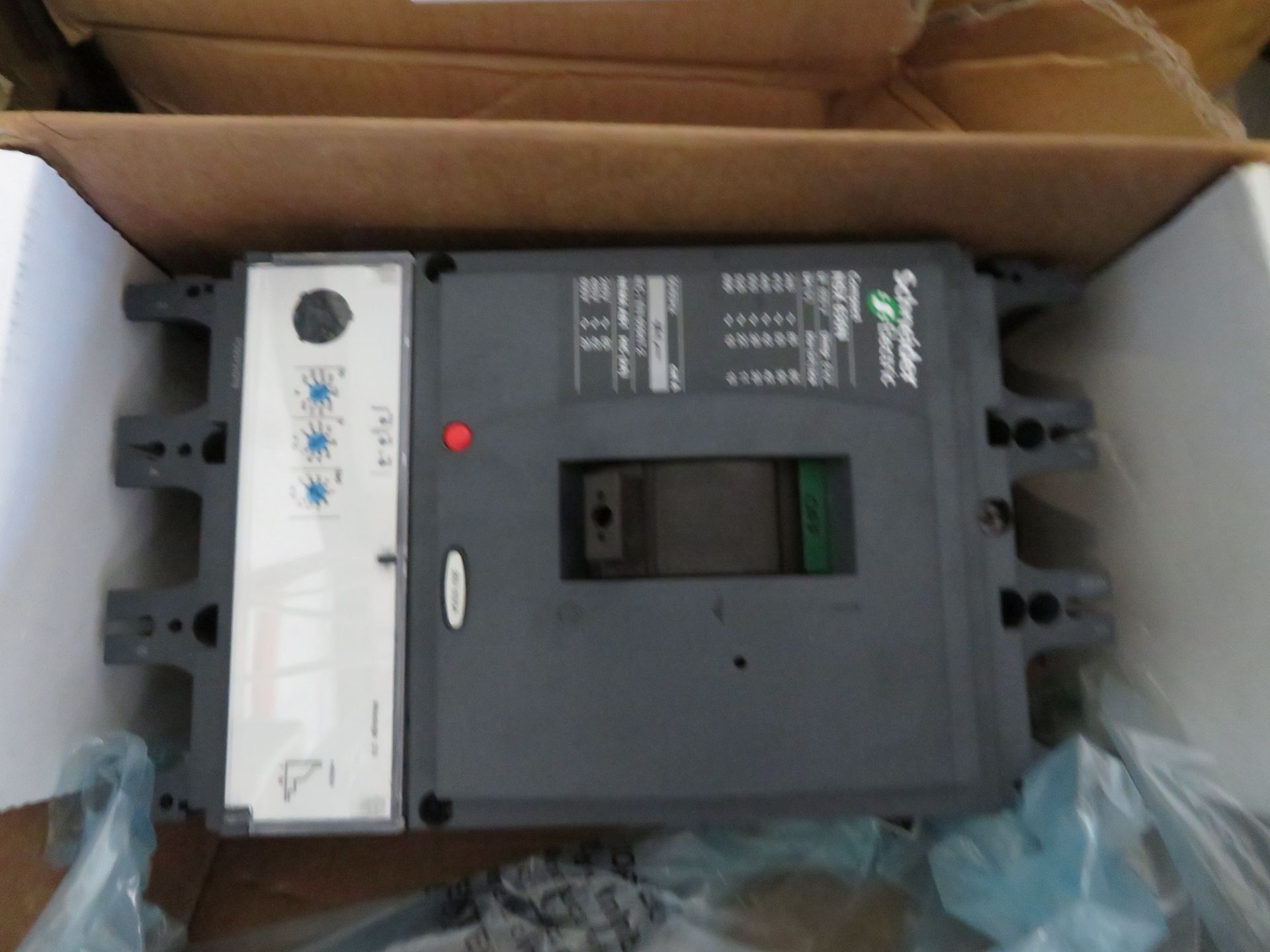 2 X UNUSED GEC FUSE BOARDS, CIRCUIT BREAKERS AND OTHER ELECTRICAL SPARES - Image 2 of 5