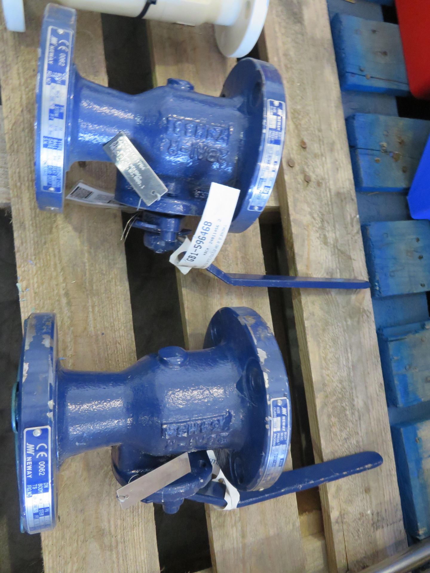 6 X VARIOUS UNUSED WHEEL VALVES, 2 X NEWAY 150LB BALL VALVES AND 2 X - Image 3 of 4