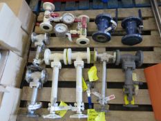 6 X VARIOUS UNUSED WHEEL VALVES, 2 X NEWAY 150LB BALL VALVES AND 2 X