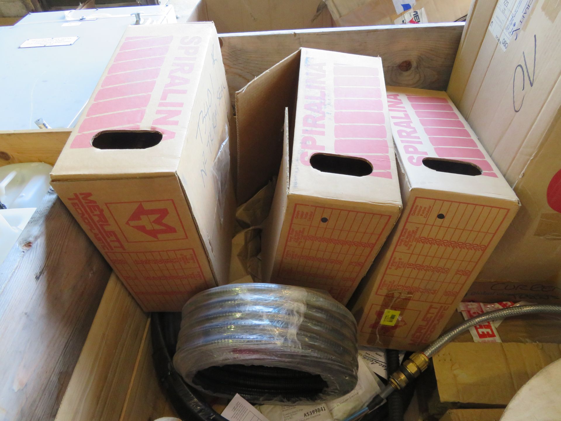 QTY OF ASSORTED ELECTRICAL CABLE, CABLE CONDUIT, PIPE FITTINGS ETC - Image 4 of 5