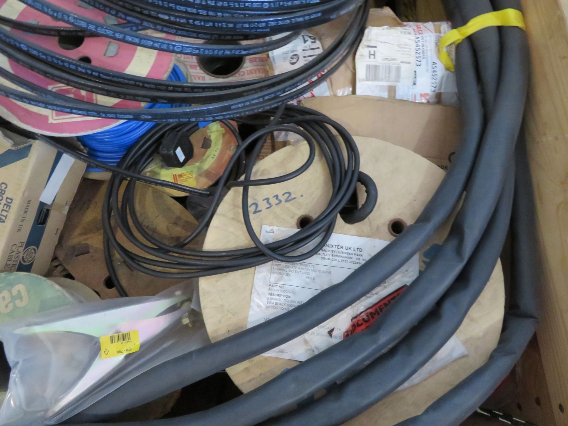 ASSORTED ELECTRICAL CABLE AND FITTINGS - Image 3 of 6