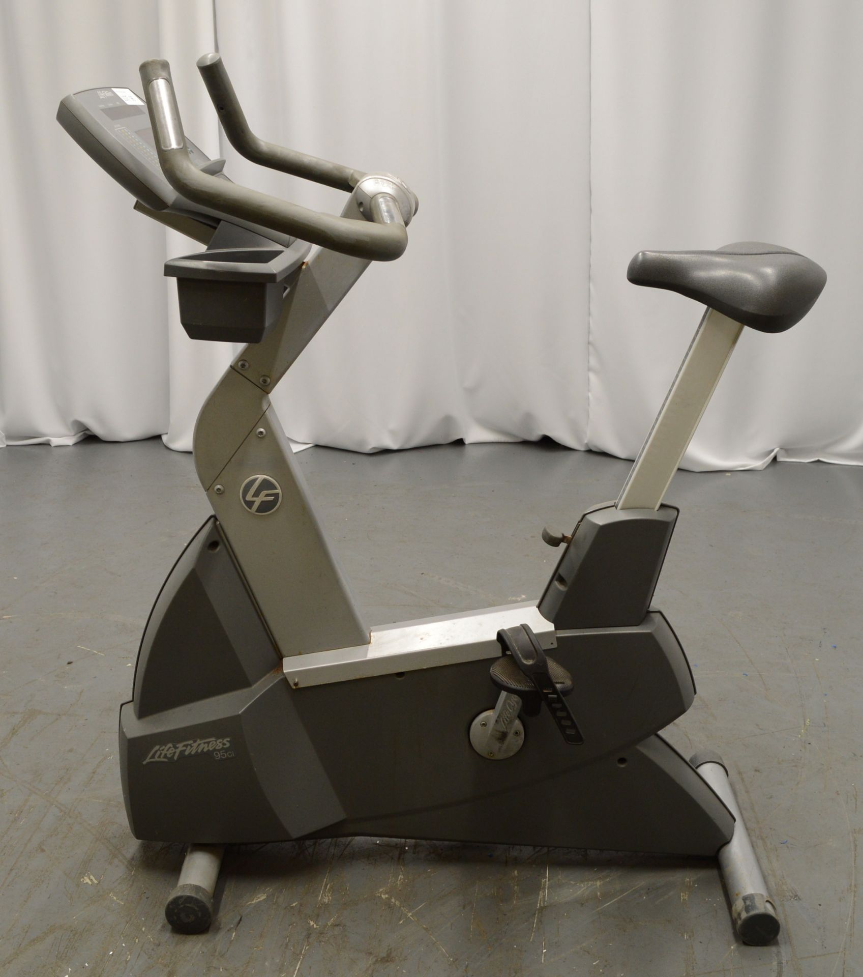 Life FItness, Model: 95Ci, Upright Exercise Bike.