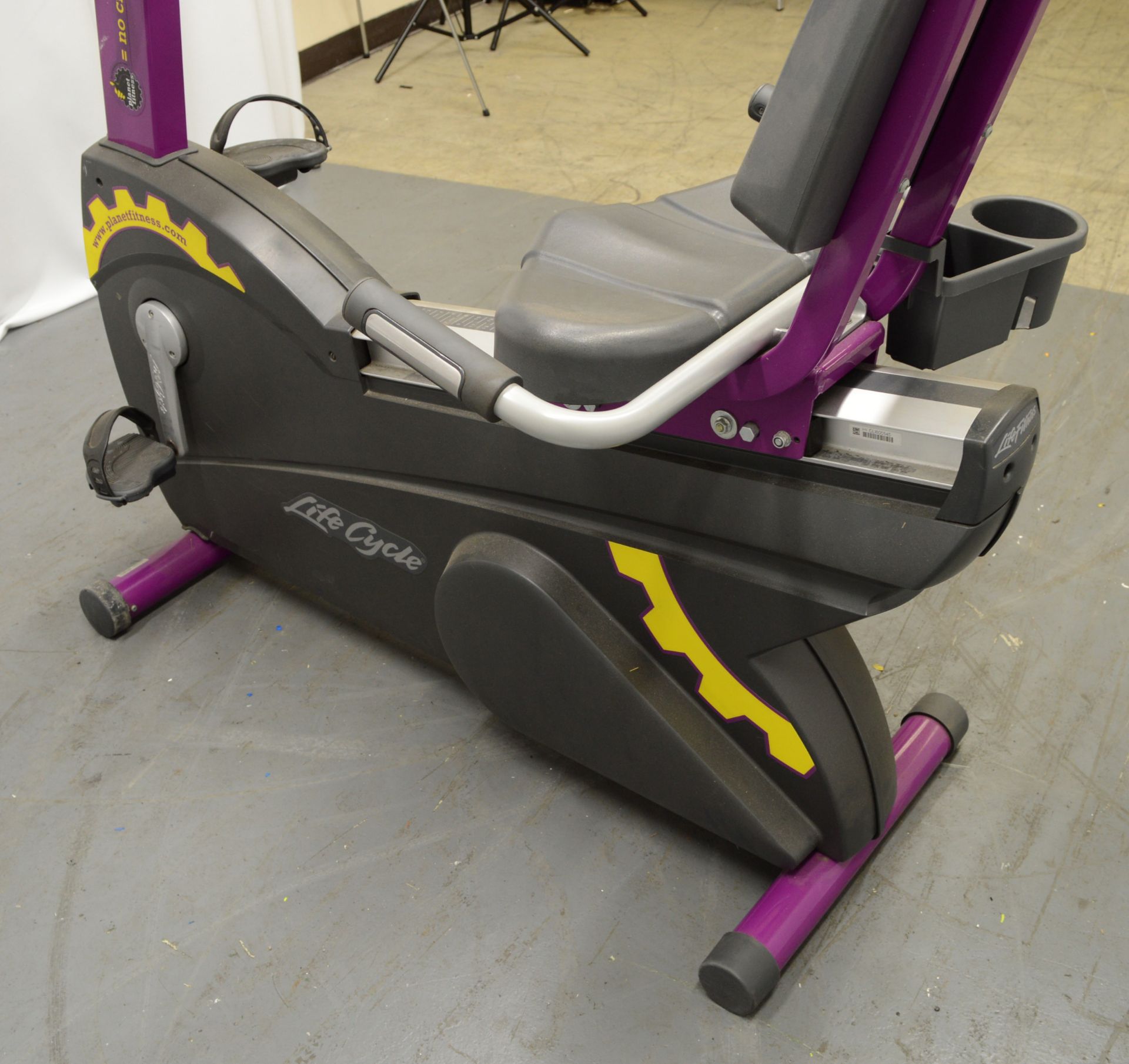 Life Fitness, Model: Integrity CLSR, Recline Exercise Bike, Life Cycle. - Image 4 of 7