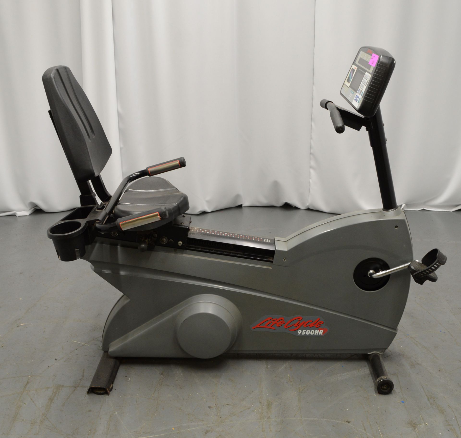 Life Fitness, Model: 9500HR, Recline Exercise Bike.