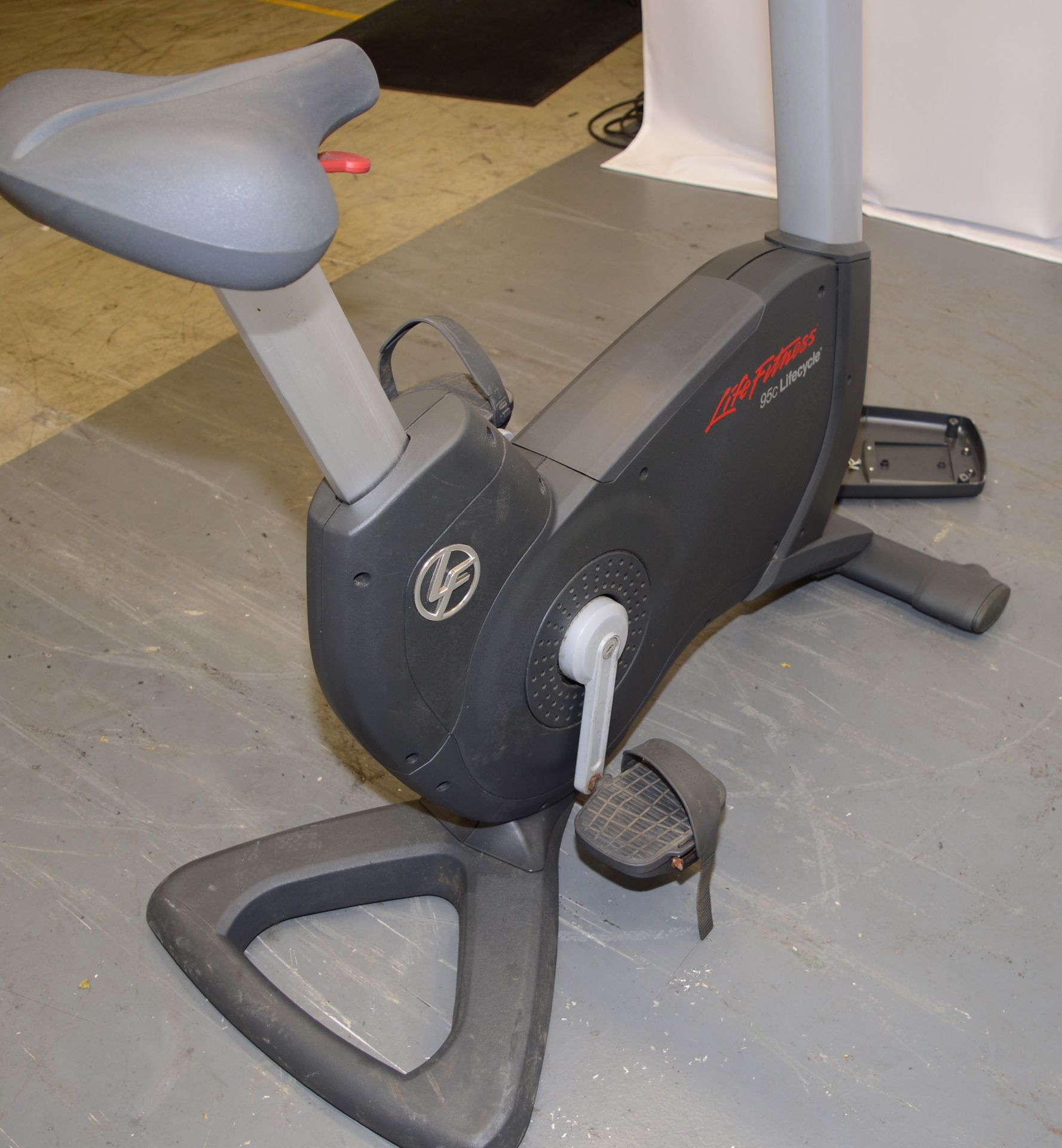 Life Fitness, Model: 95c, Upright Exercise Bike. - Image 5 of 6