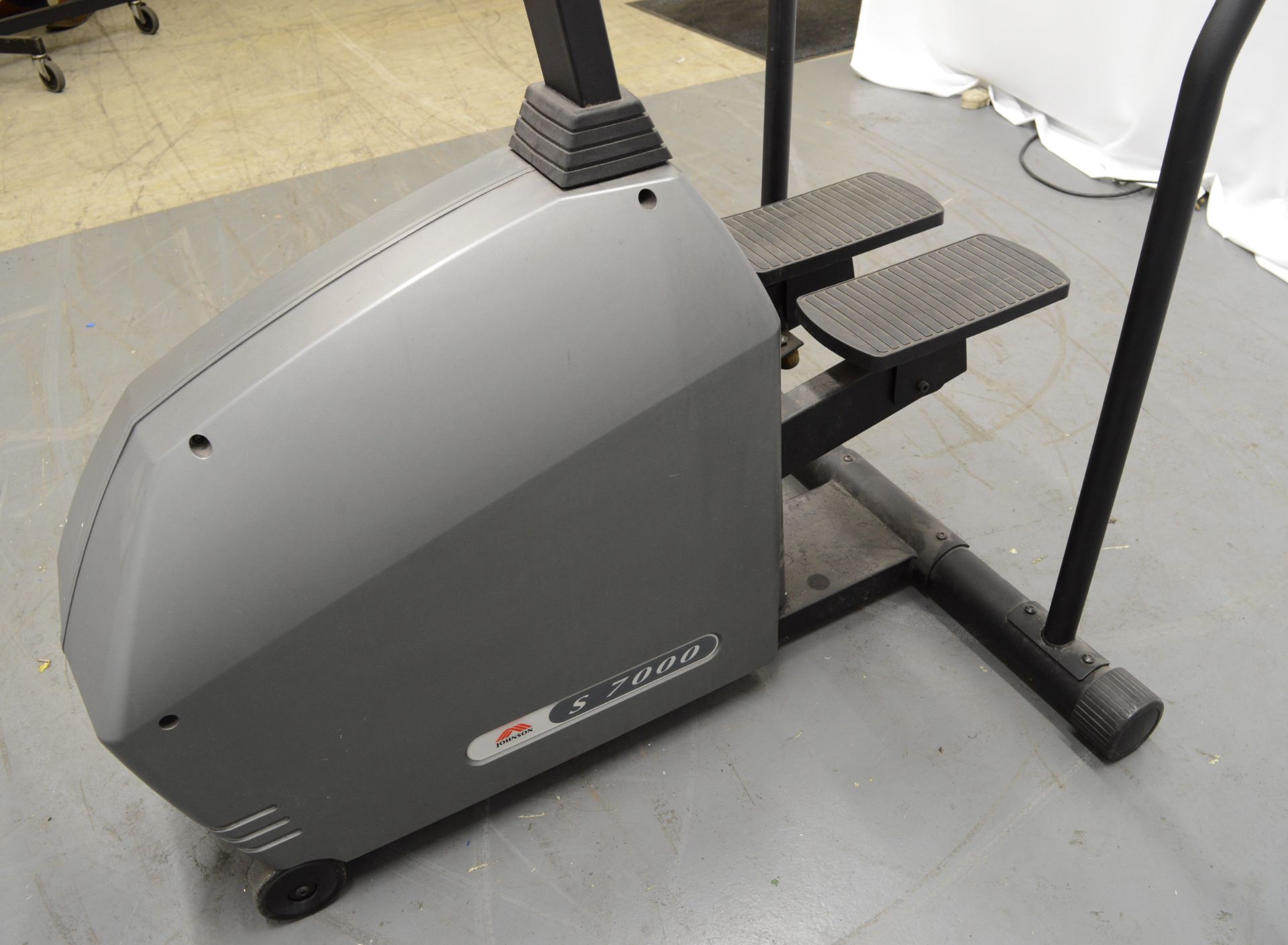 Johnsons, Model: S7000 Stepper. - Image 5 of 6