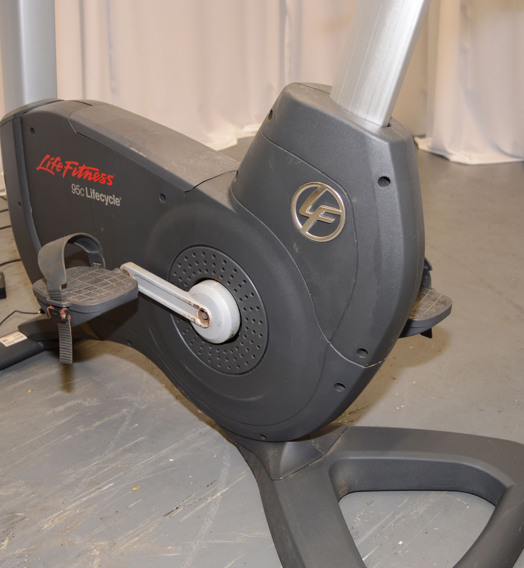 Life Fitness, Model: 95c, Upright Exercise Bike. - Image 3 of 5