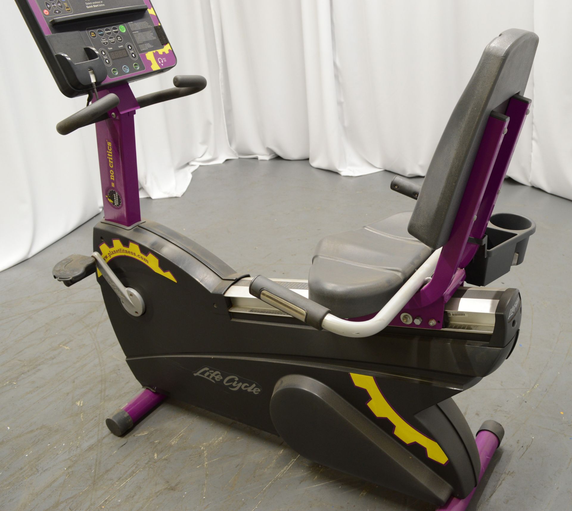 Life Fitness, Model: Integrity CLSR, Recline Exercise Bike, Life Cycle. - Image 3 of 6