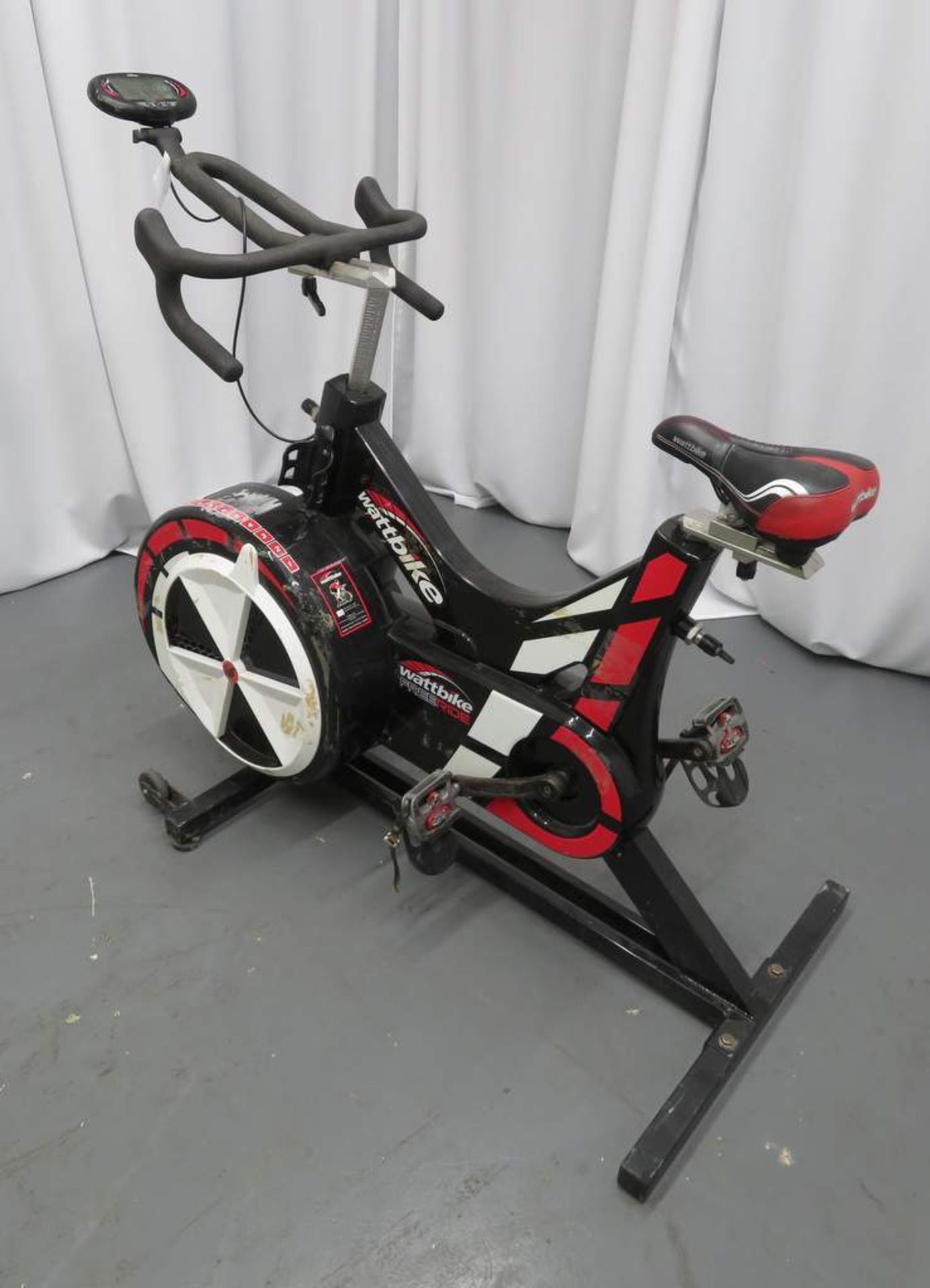 Watt Bike Class: SA Exercise Bike, Complete With Digital Console, Adjustable Seat & Handle Bars. - Image 2 of 8