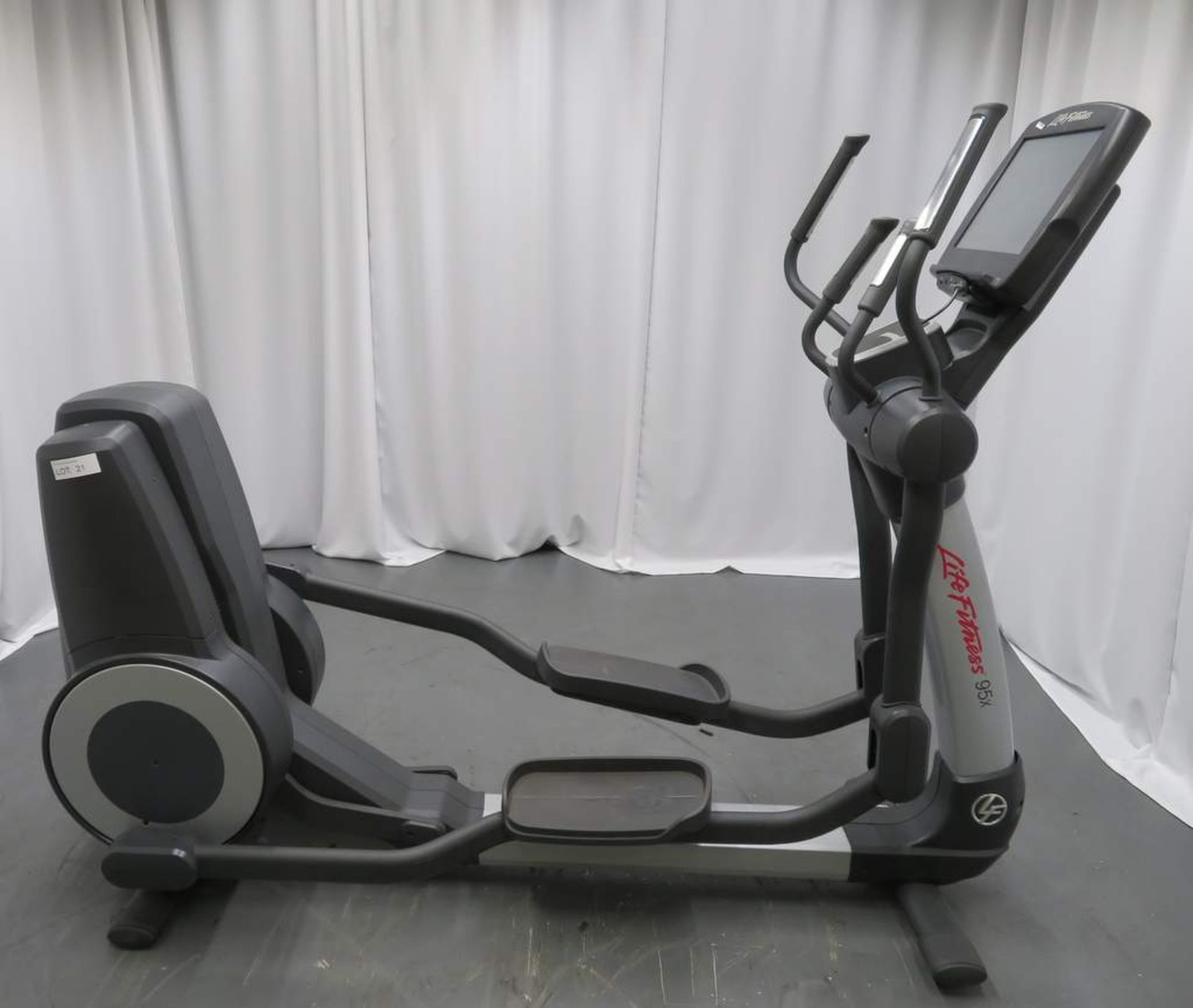 Life Fitness, Model: 95X, Cross Trainer.