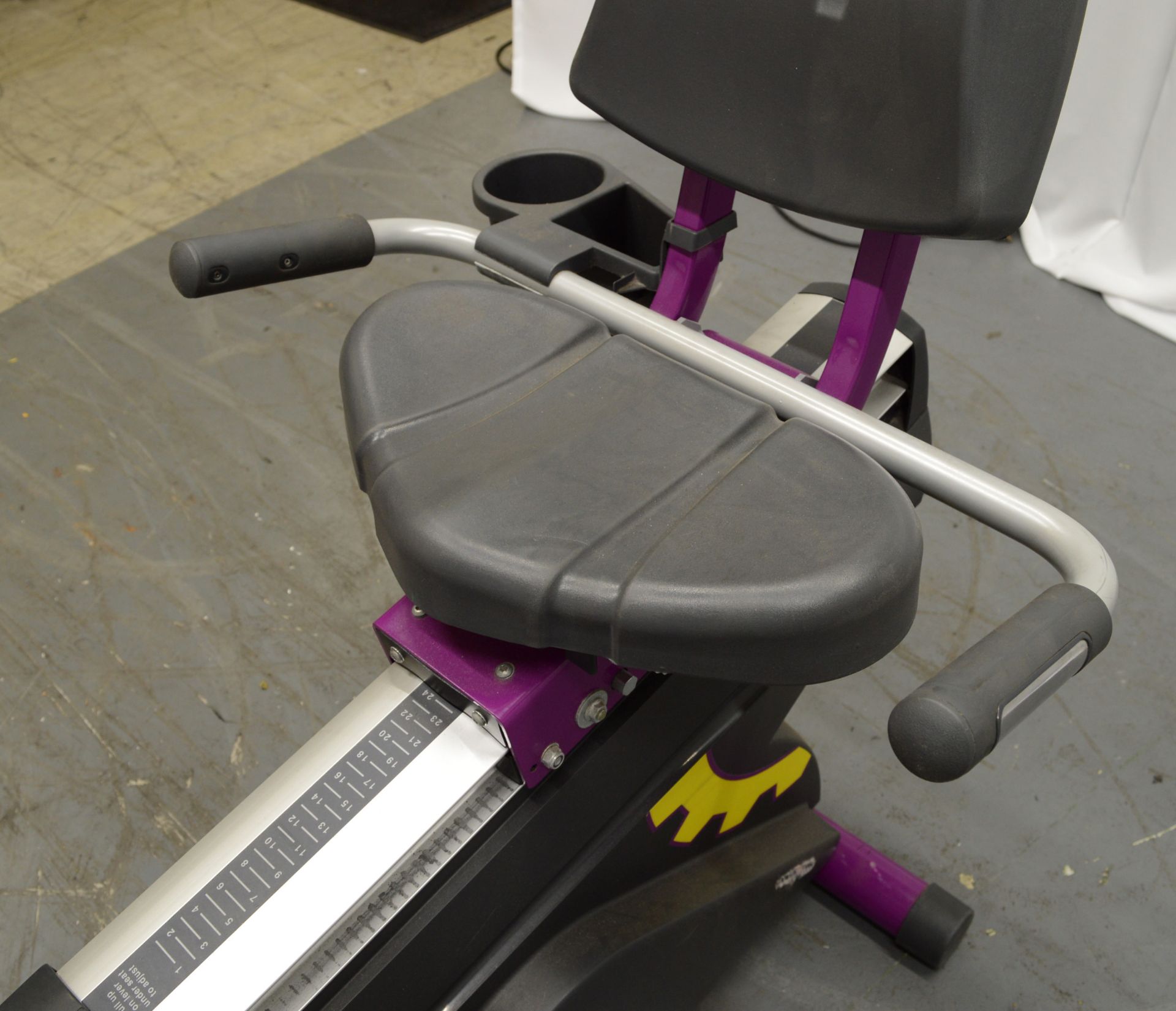 Life Fitness, Model: Integrity CLSR, Recline Exercise Bike, Life Cycle. - Image 5 of 7