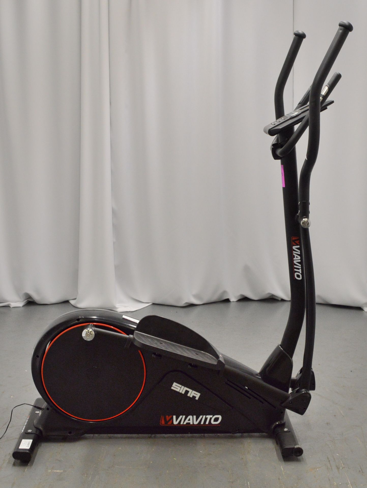 Viavito, Model: Sina, Eliptical Trainer, Digital Display, 240v, 50/60Hz.