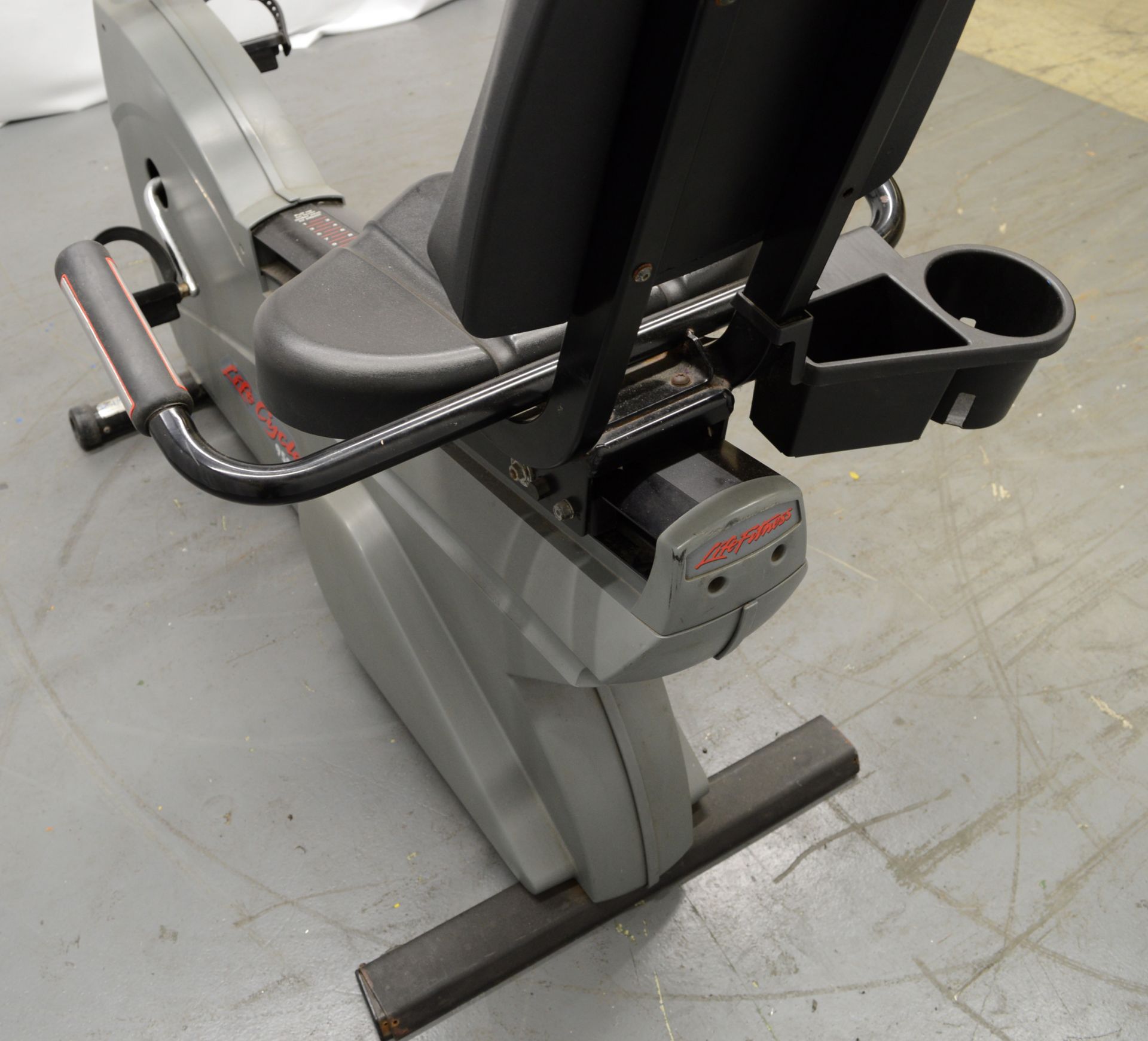 Life Fitness, Model: 9500HR, Recline Exercise Bike. - Image 6 of 7