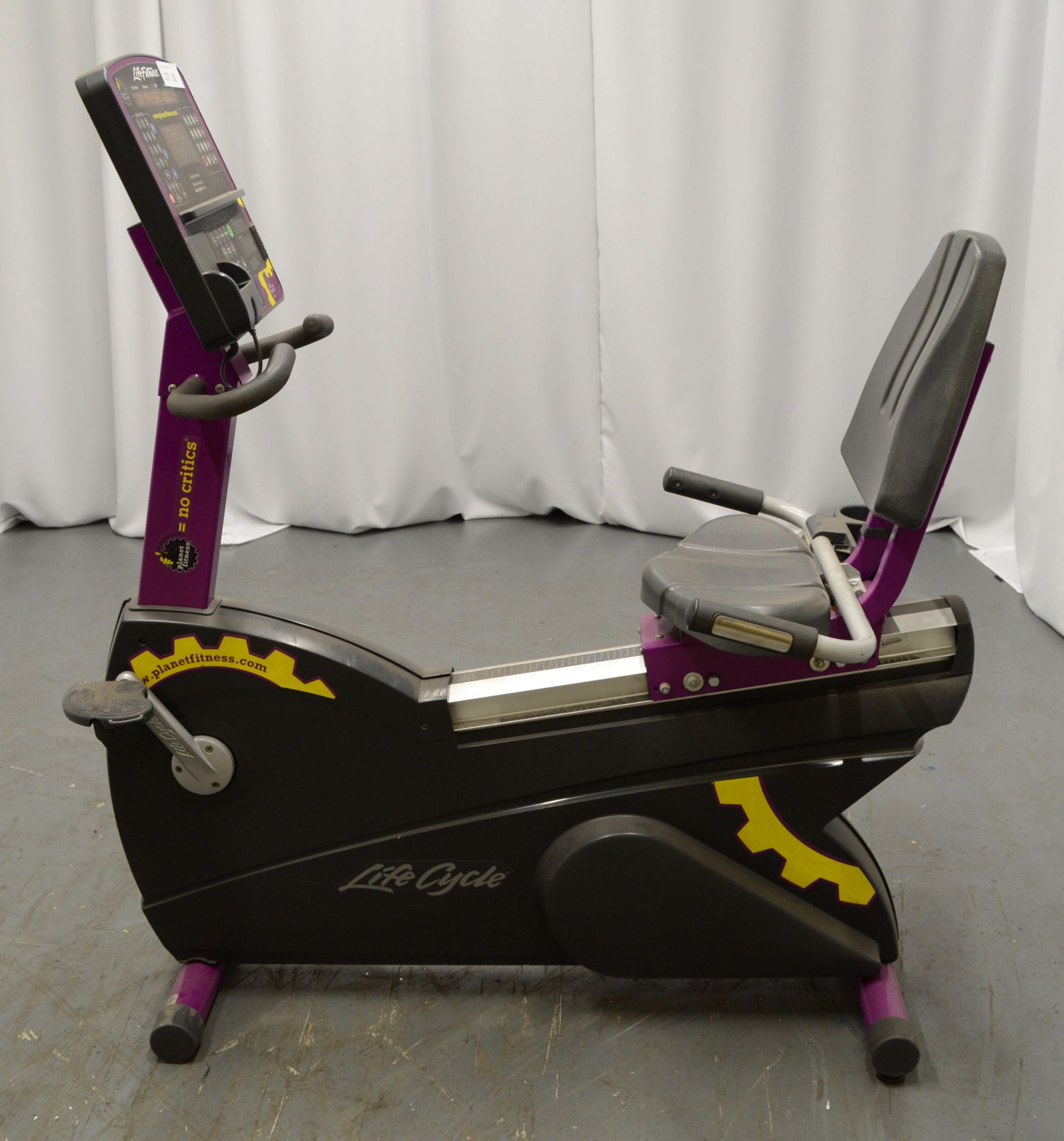 Life Fitness, Model: Integrity CLSR, Recline Exercise Bike, Life Cycle.