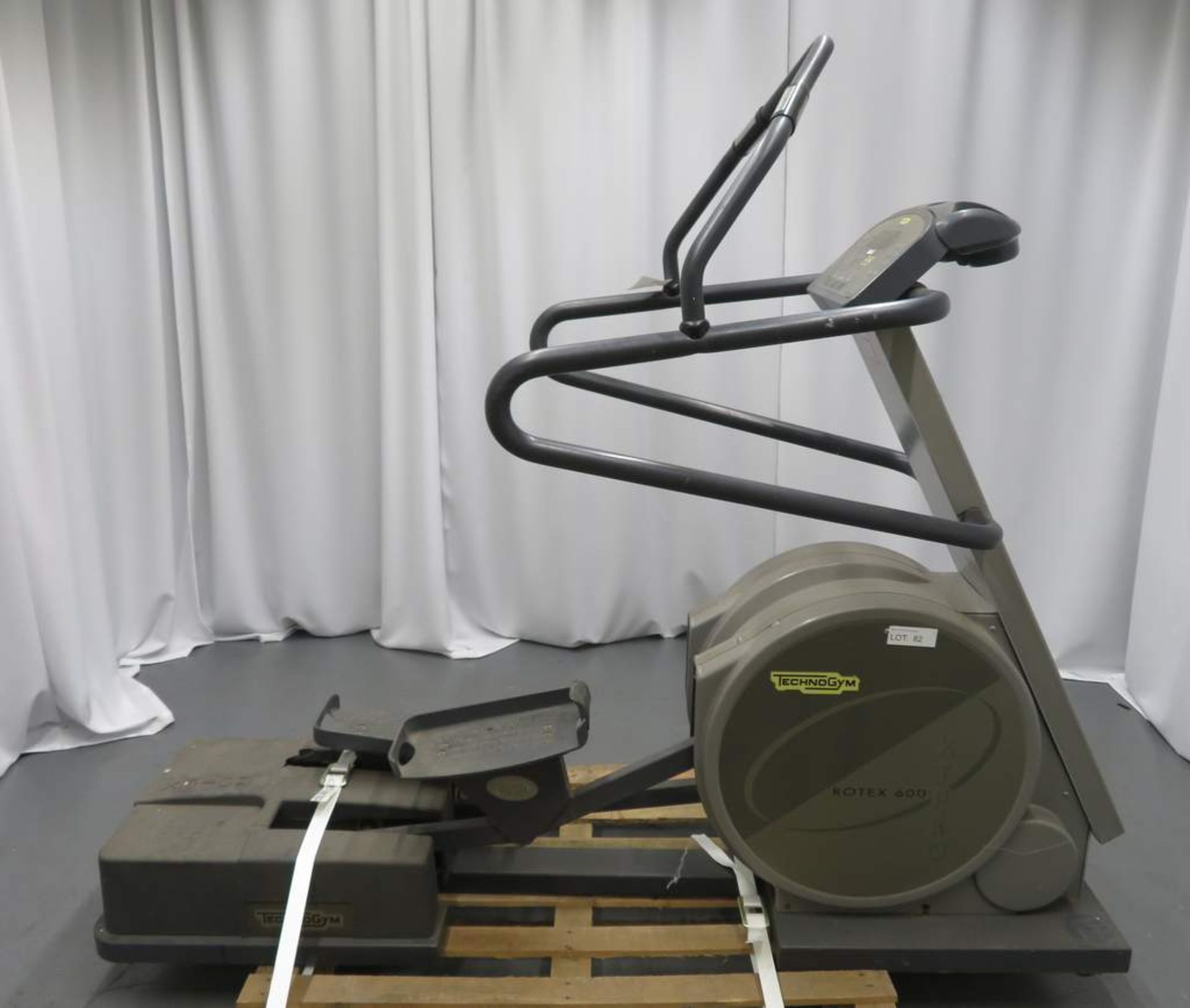 Technogym XTPRO Glidex 600, LED Display Screen, 230v. Untested.