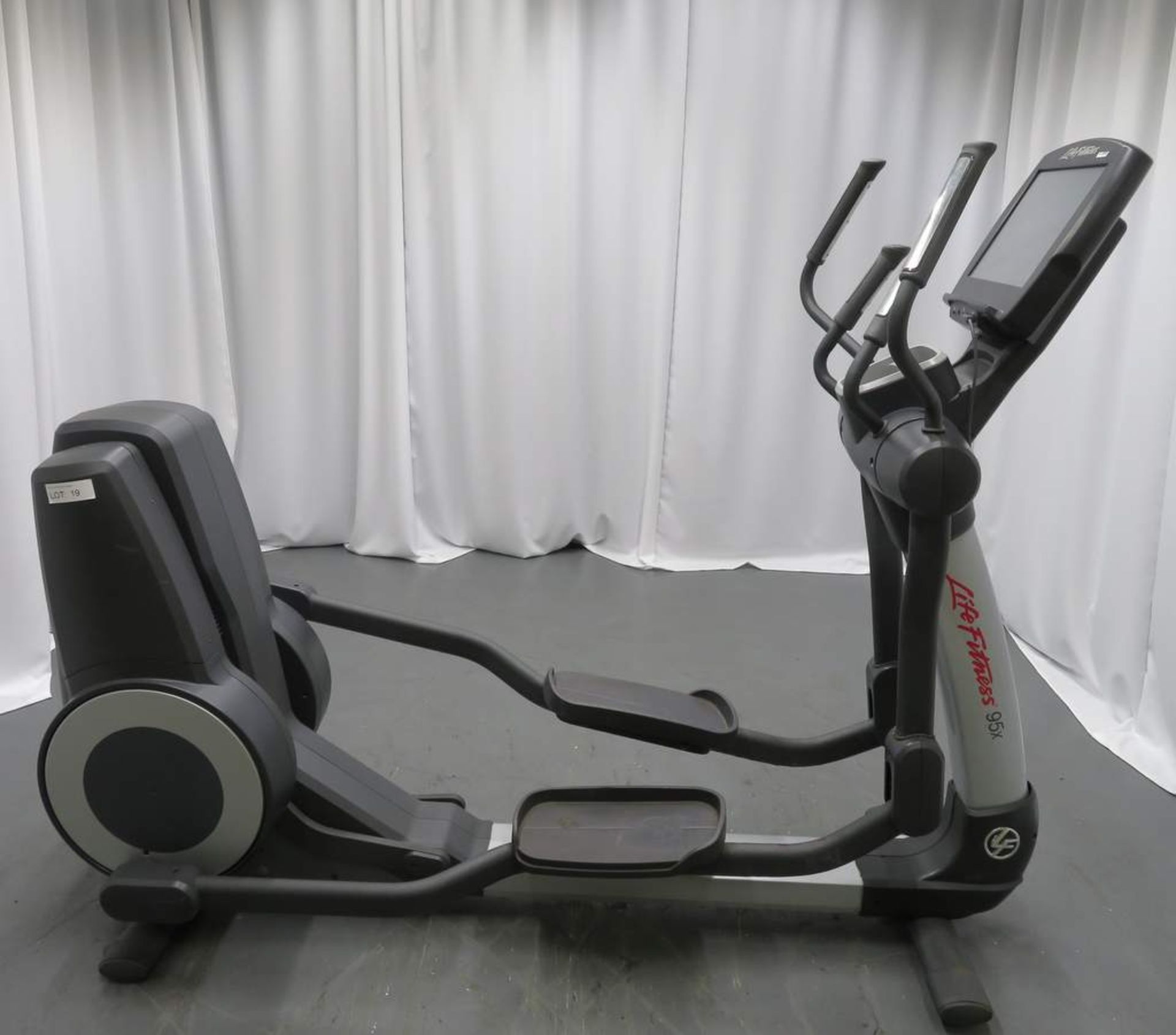 Life Fitness, Model: 95X, Cross Trainer.