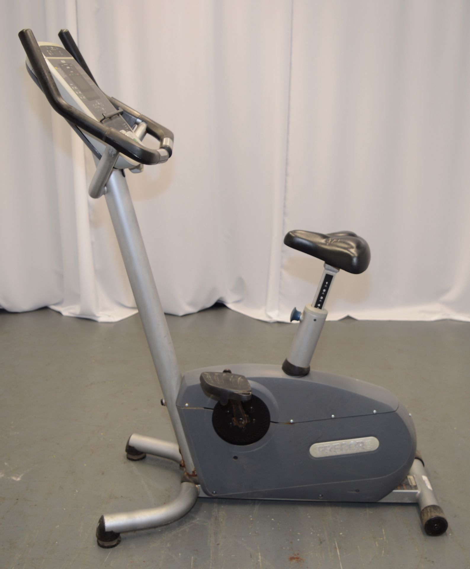 Precor, Model: 846i, Upright Exercise Bike, LED Display Console, Self Powered.