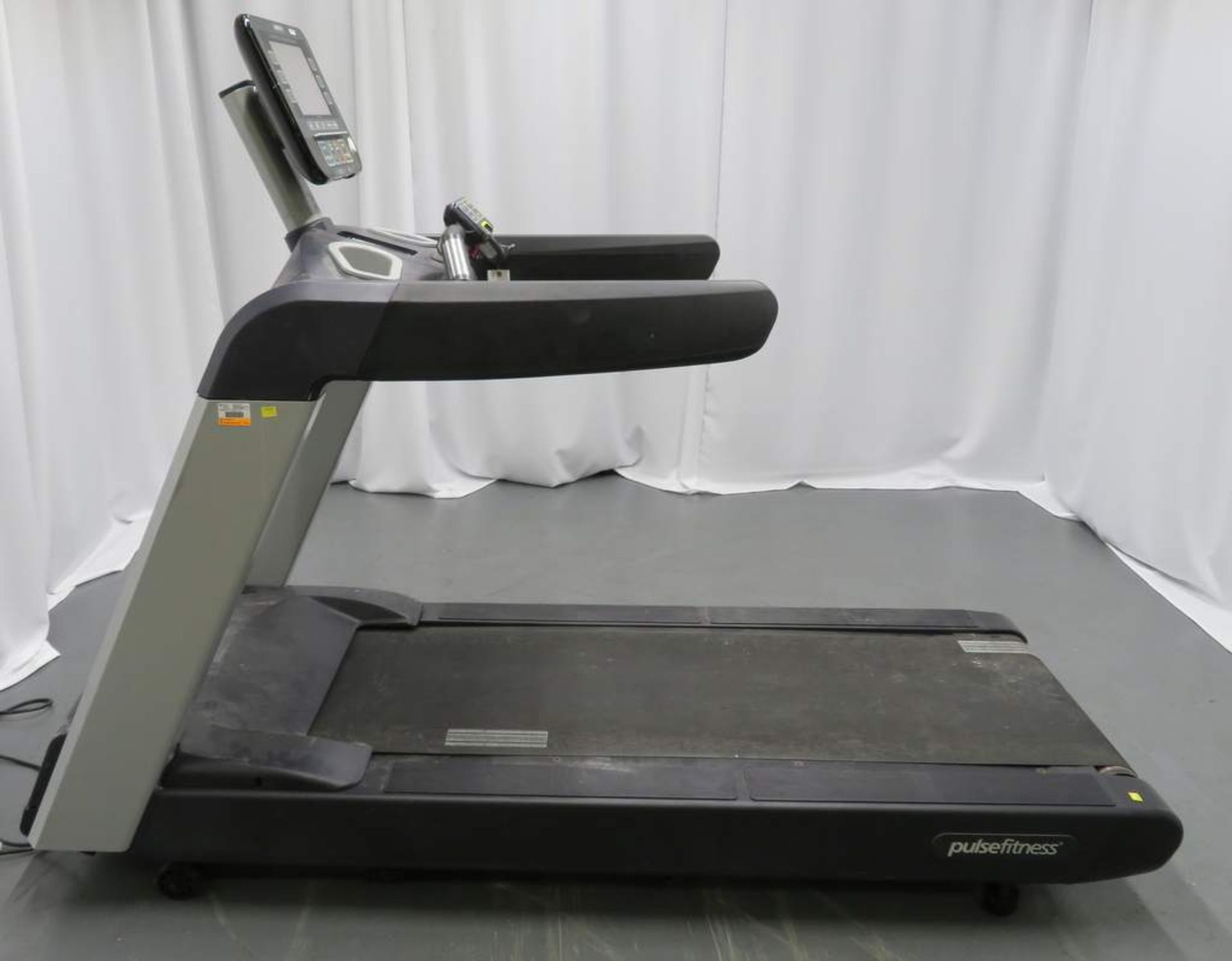 Pulse Fitness, Model: 260G, Treadmill.