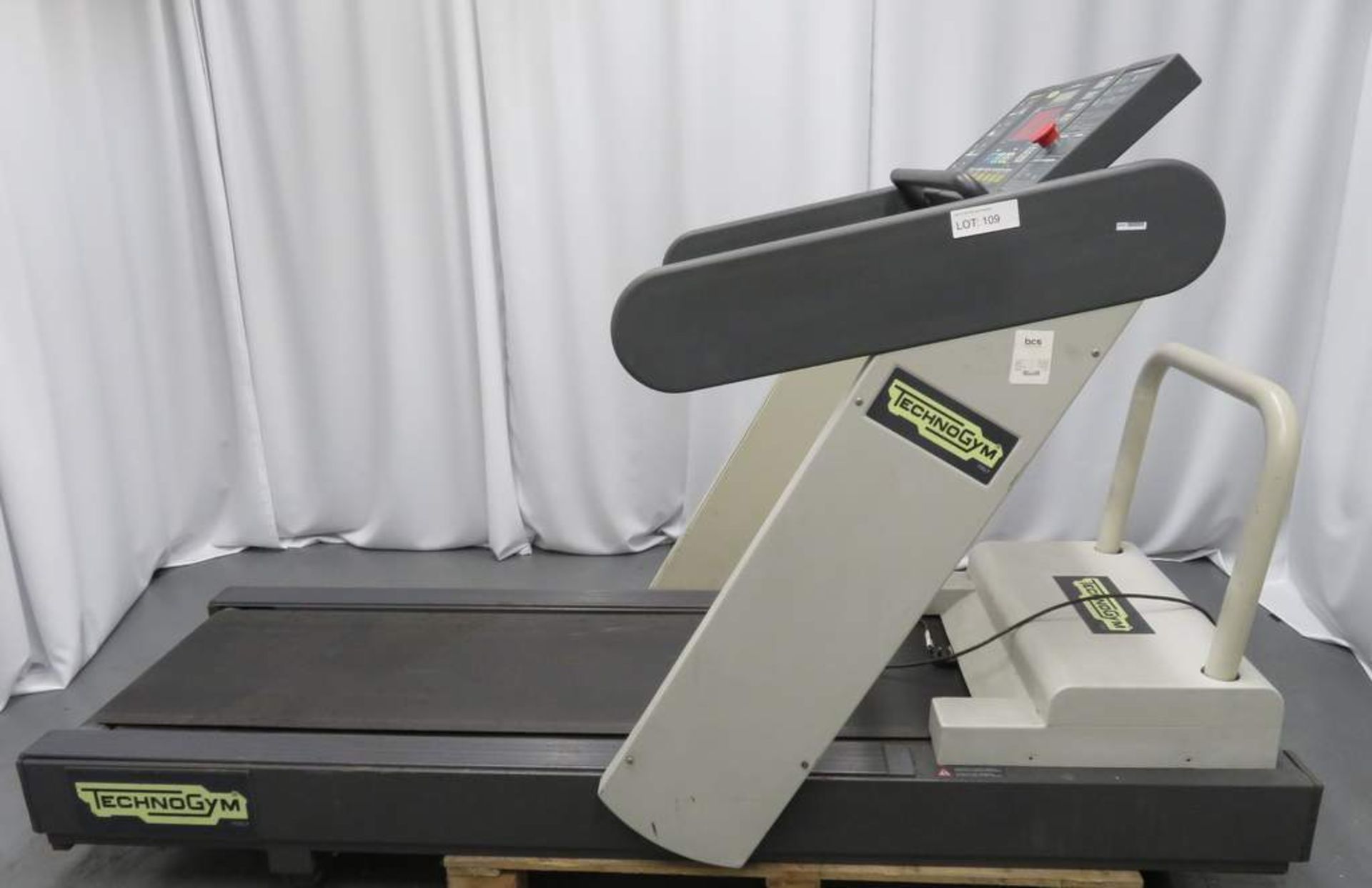 Technogym Runrace Treadmill, 220-240v, LED Display Console. Untested.