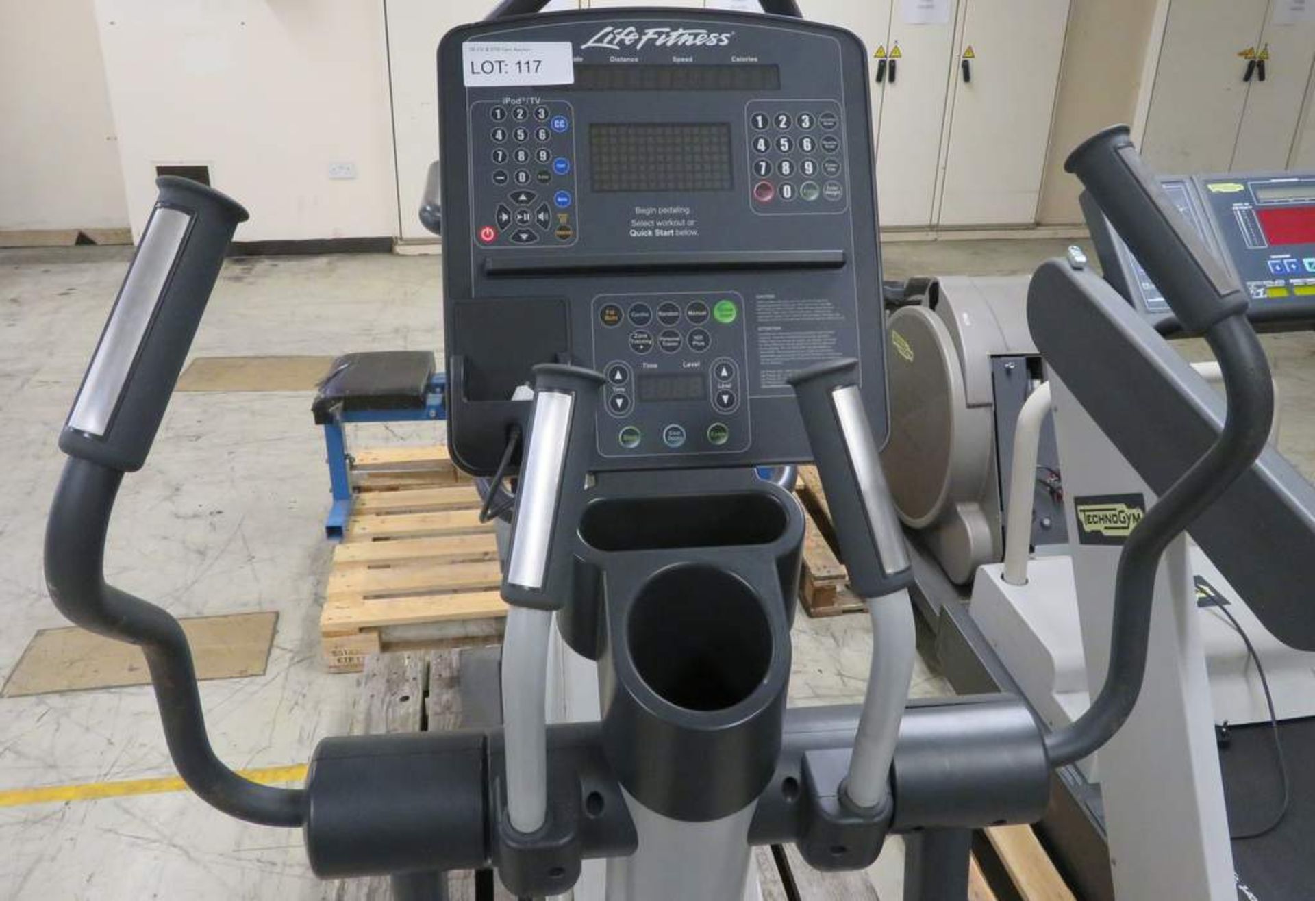 Life Fitness, Model: XHC Total Body Trainer, Cross Trainer. - Image 5 of 7