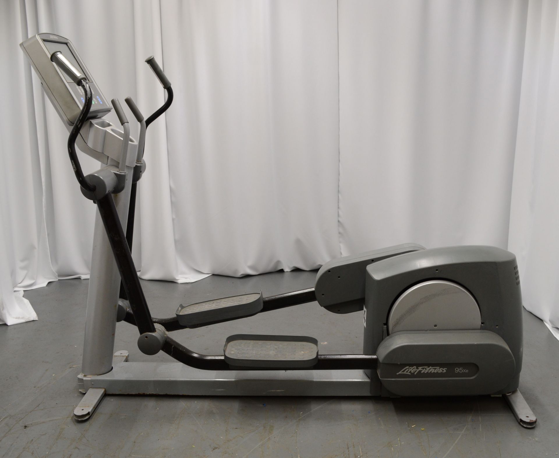 Life Fitness, Model: 95Xe, Cross Trainer.