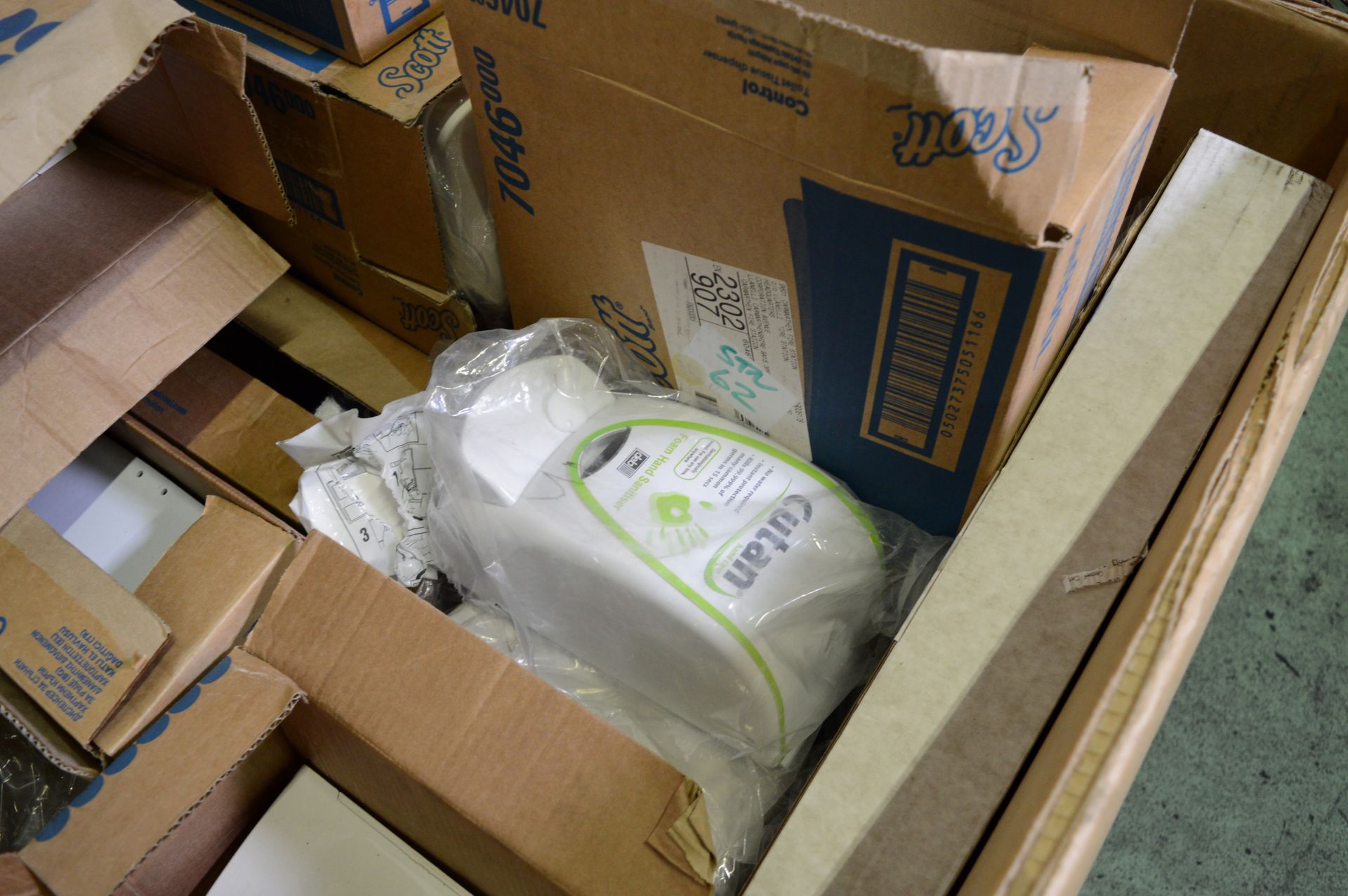 Pallet of Cleaning Products & Dispensers. - Image 4 of 4