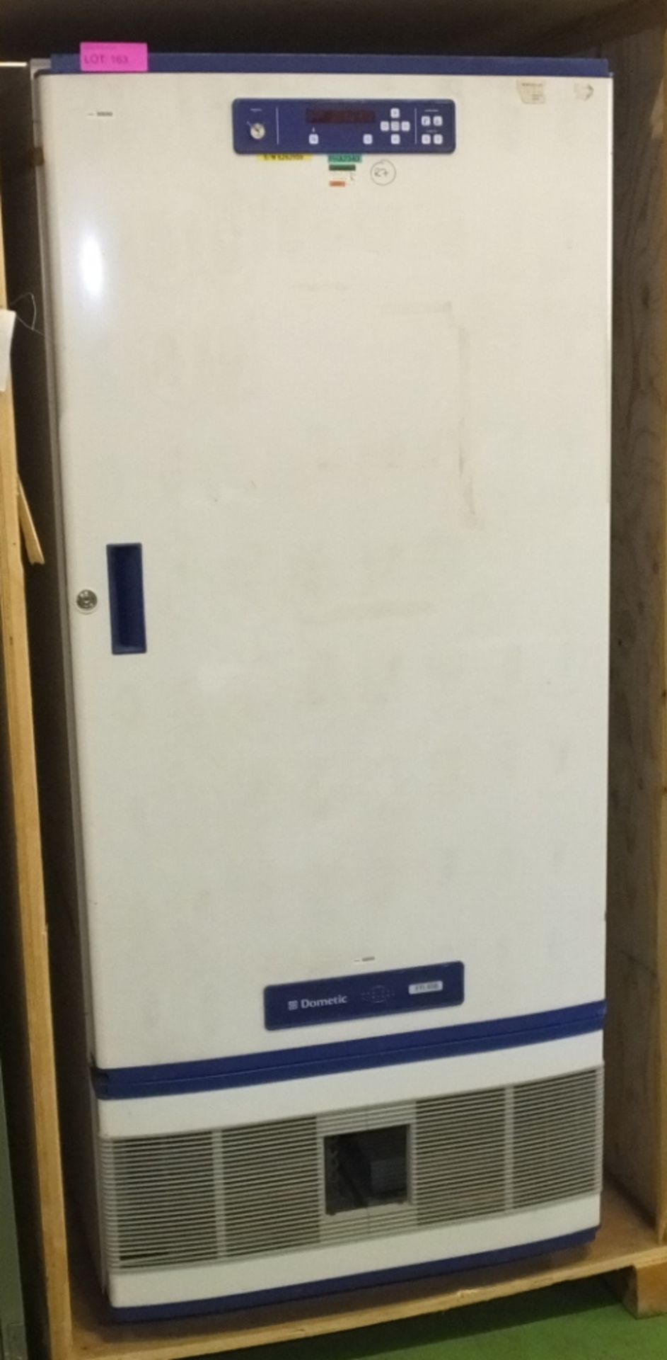 Dometic FR400 Refrigerator Laboratory L850 x W800 x H1920mm