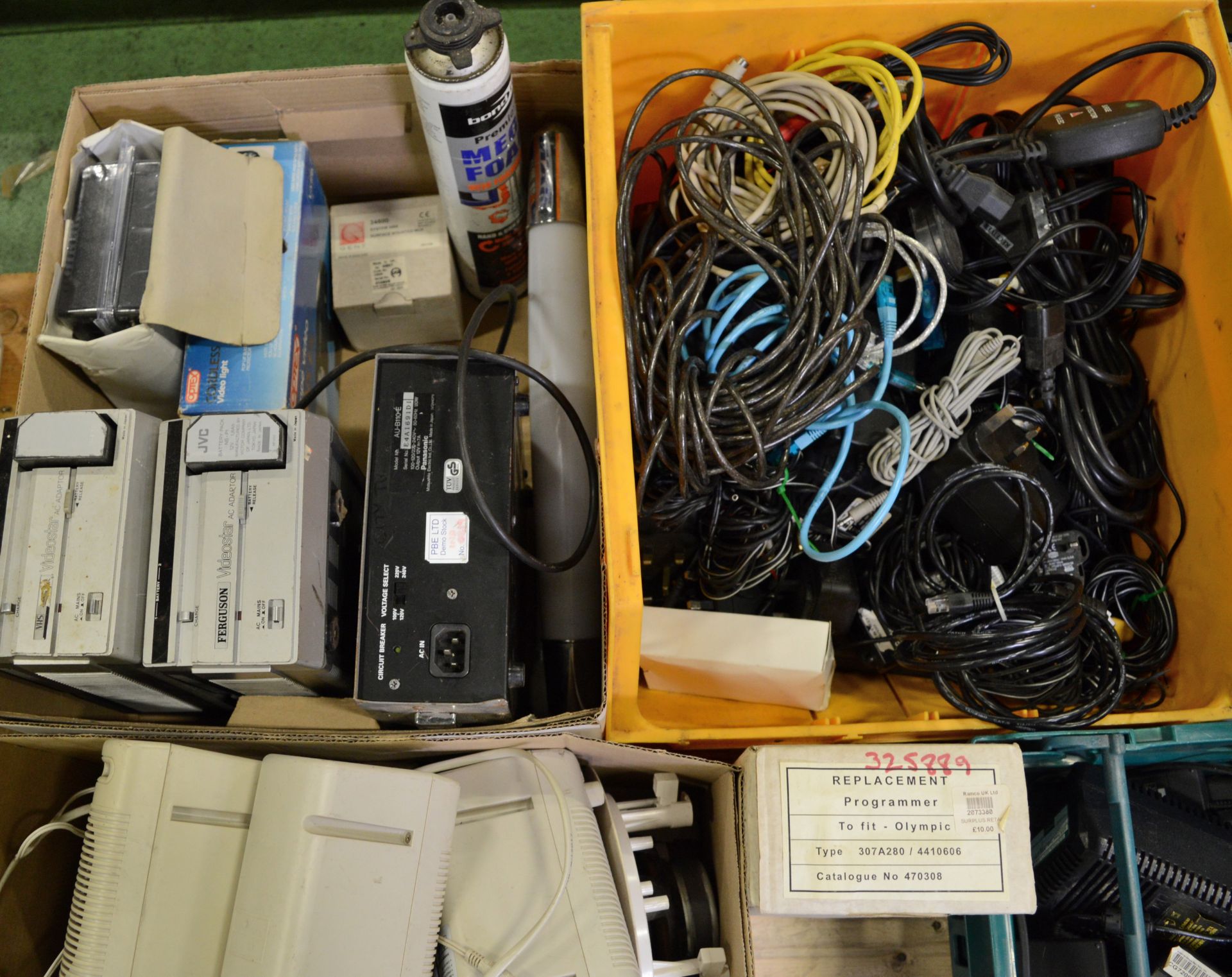 Pallet of PSUs, Computer Leads, Adaptors, Electrical Items. - Image 2 of 5