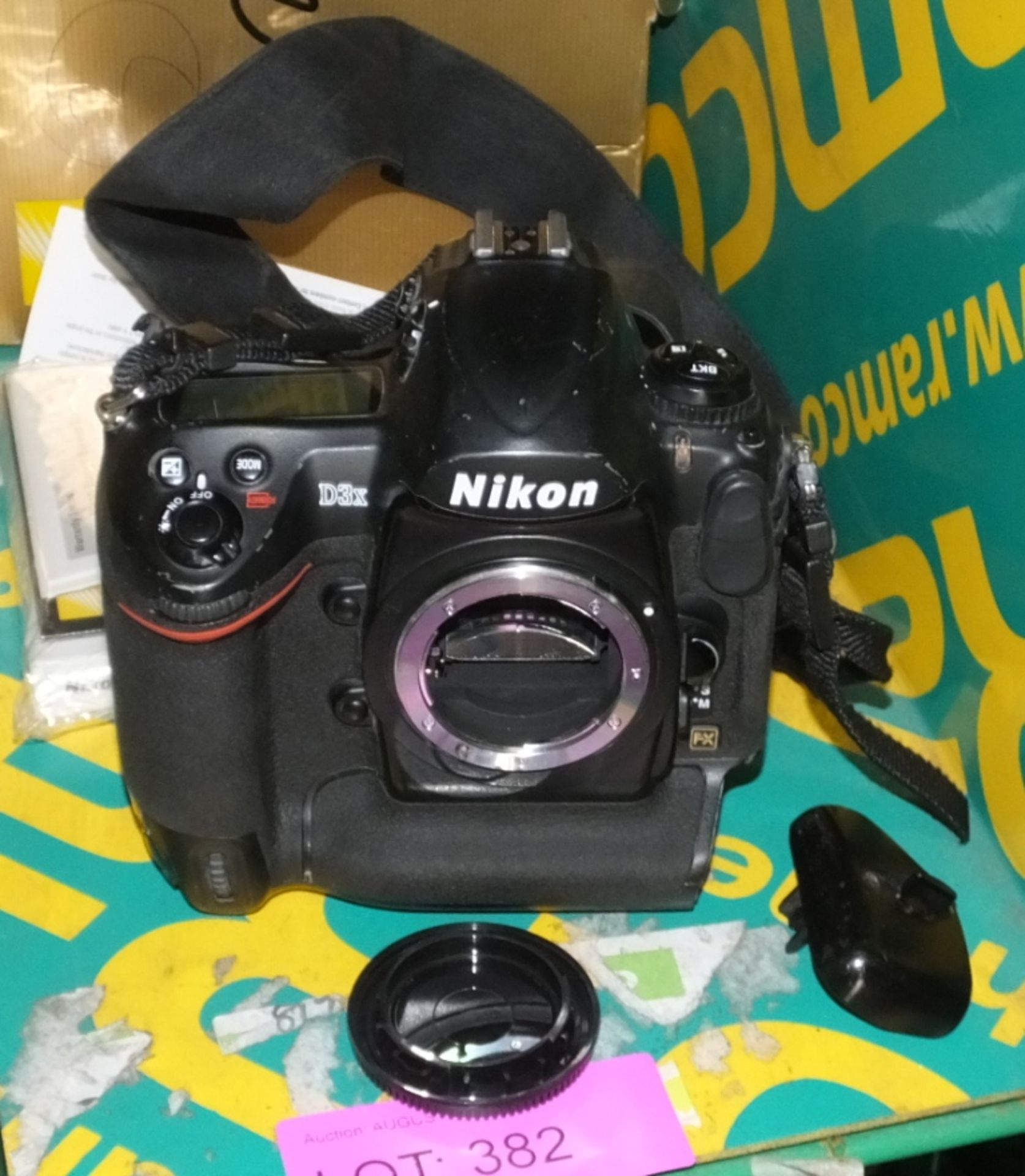 Nikon D3x Camera Body - no battery