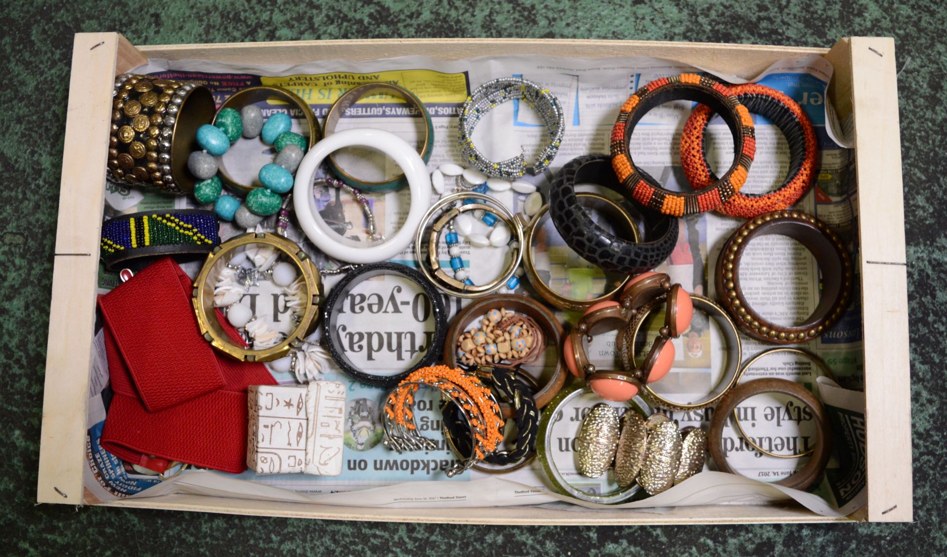 3x Boxes of Costume Jewelry. - Image 3 of 4