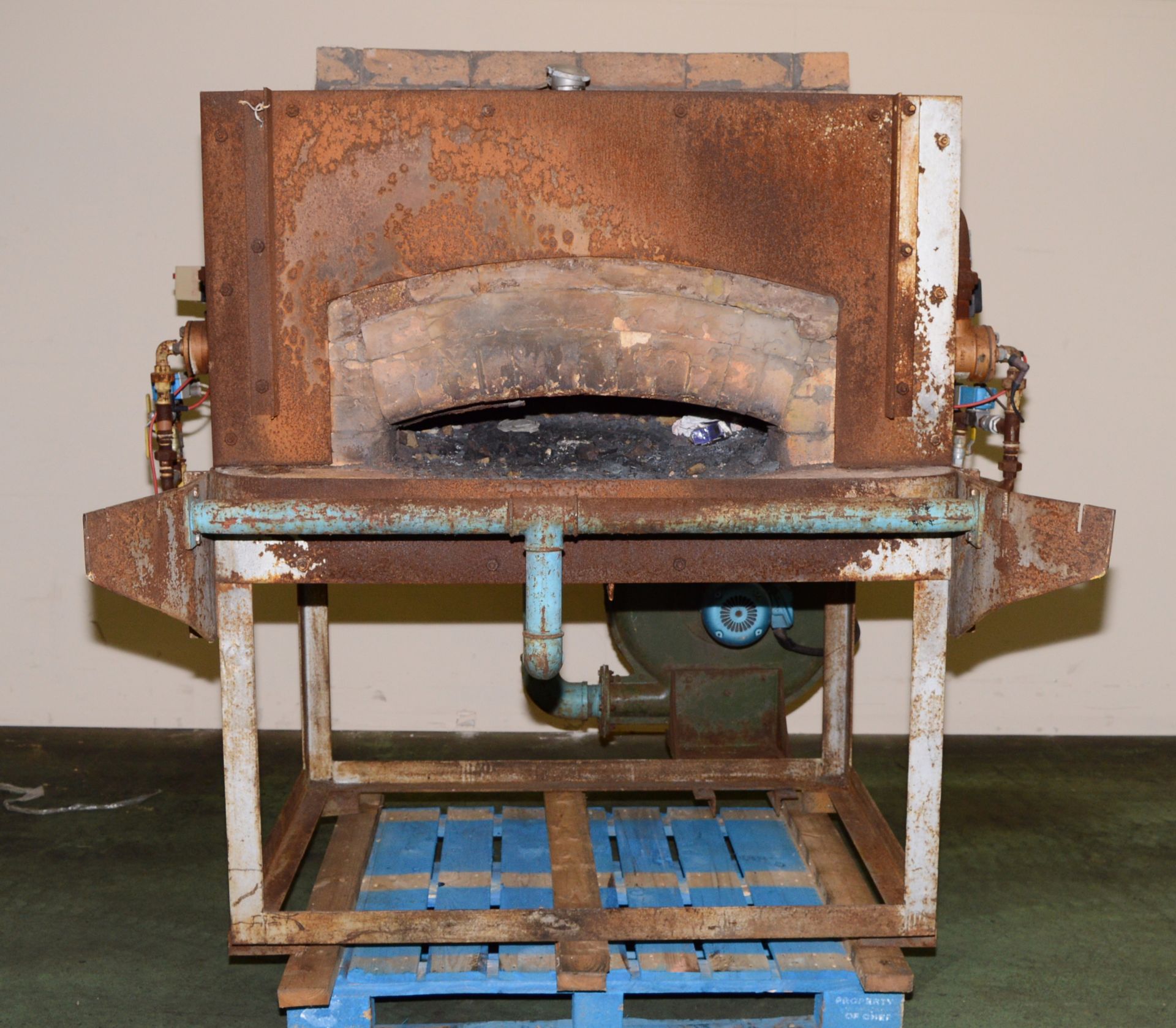 Gas Fired Forge. COLLECTION BY PRIOR ARRANGEMENT.