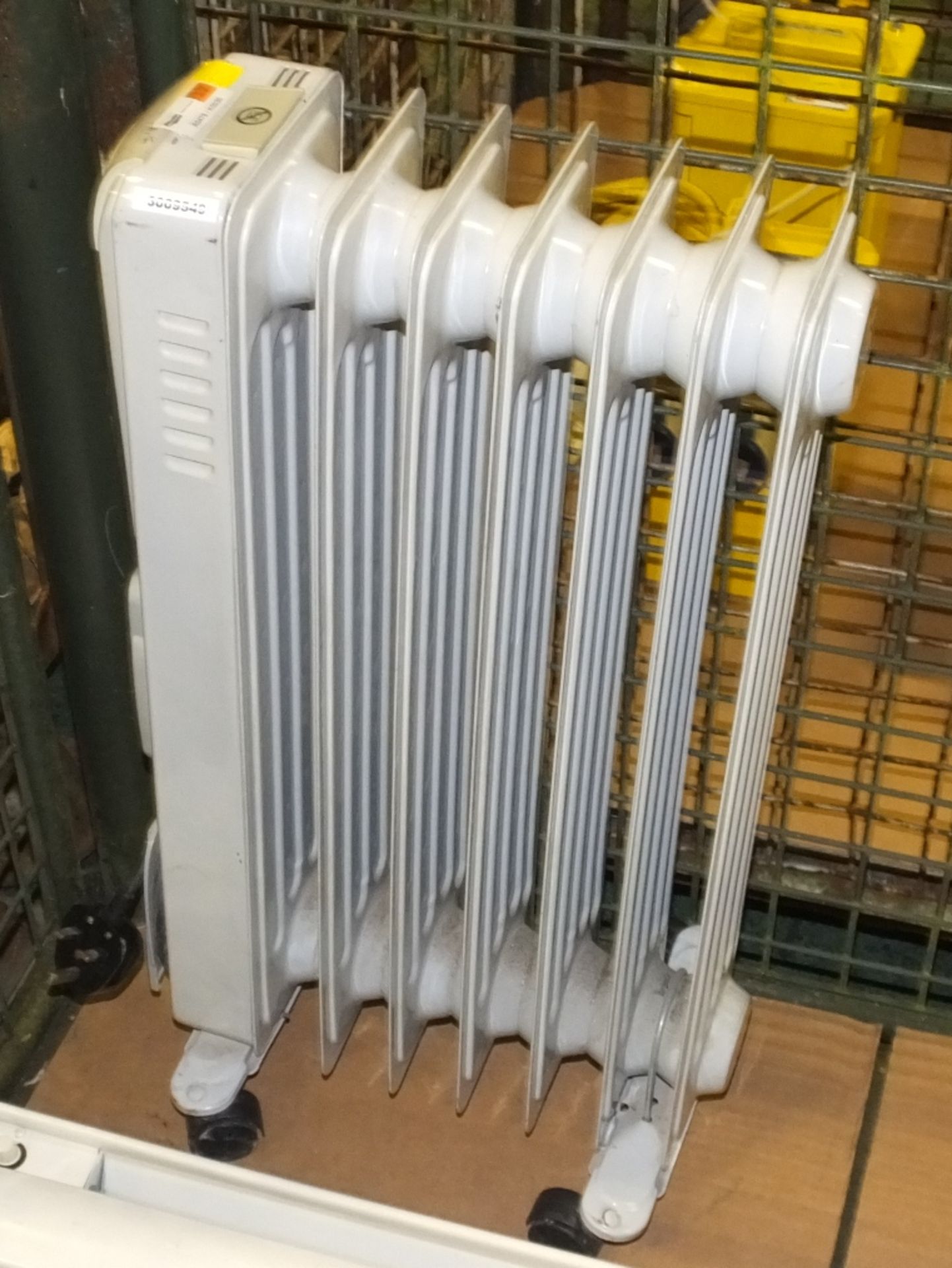 Domestic Electric Fans, Heater, Extension Leads - Image 2 of 5