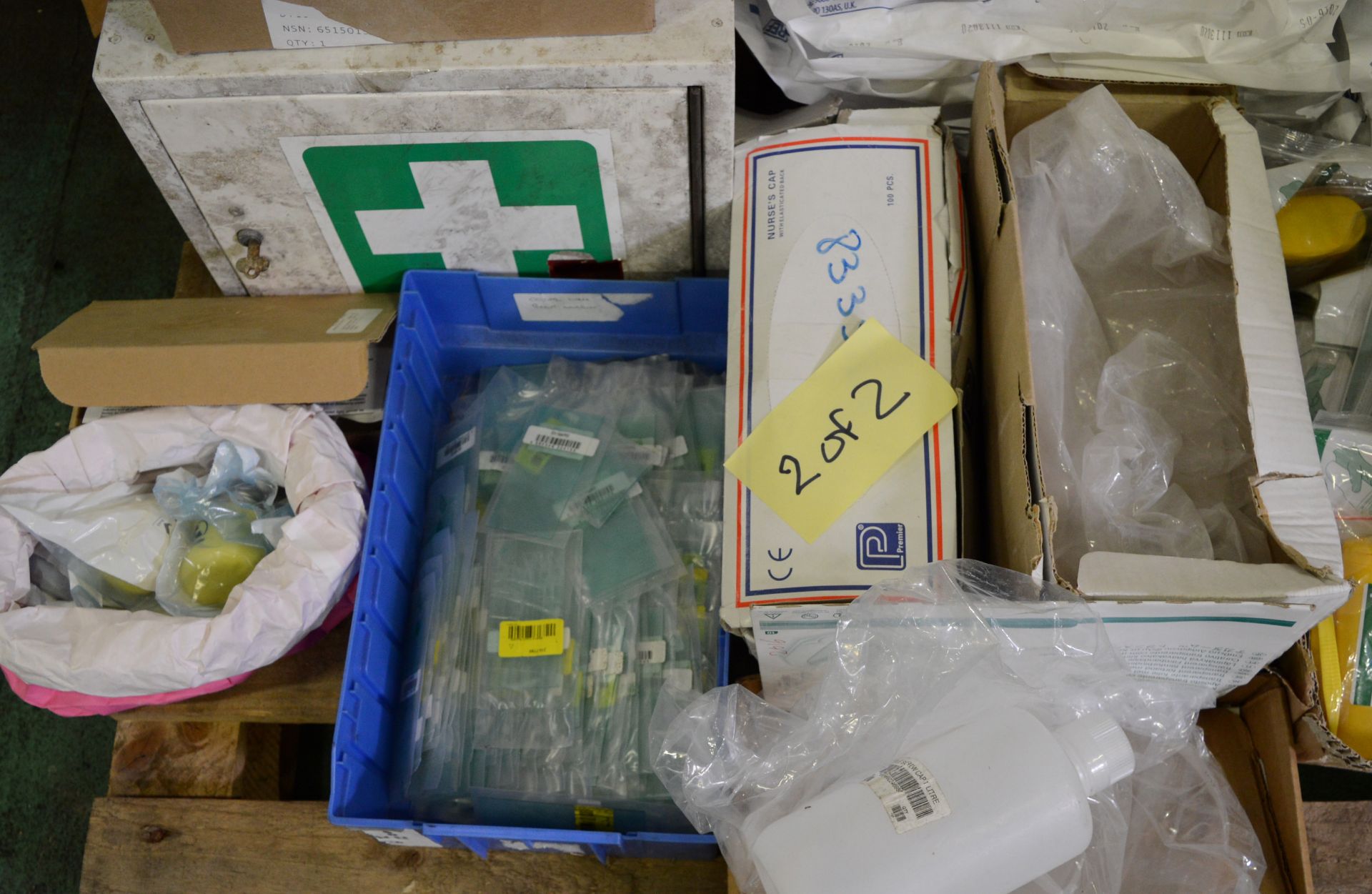 2x Pallets of Medical Supplies inc Gauze Pads, Sharps Bins, Perspex Discs. - Image 9 of 10