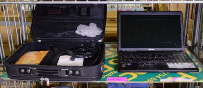 Toshiba Satellite C660D-1GR Laptop Computer in Carry Case.