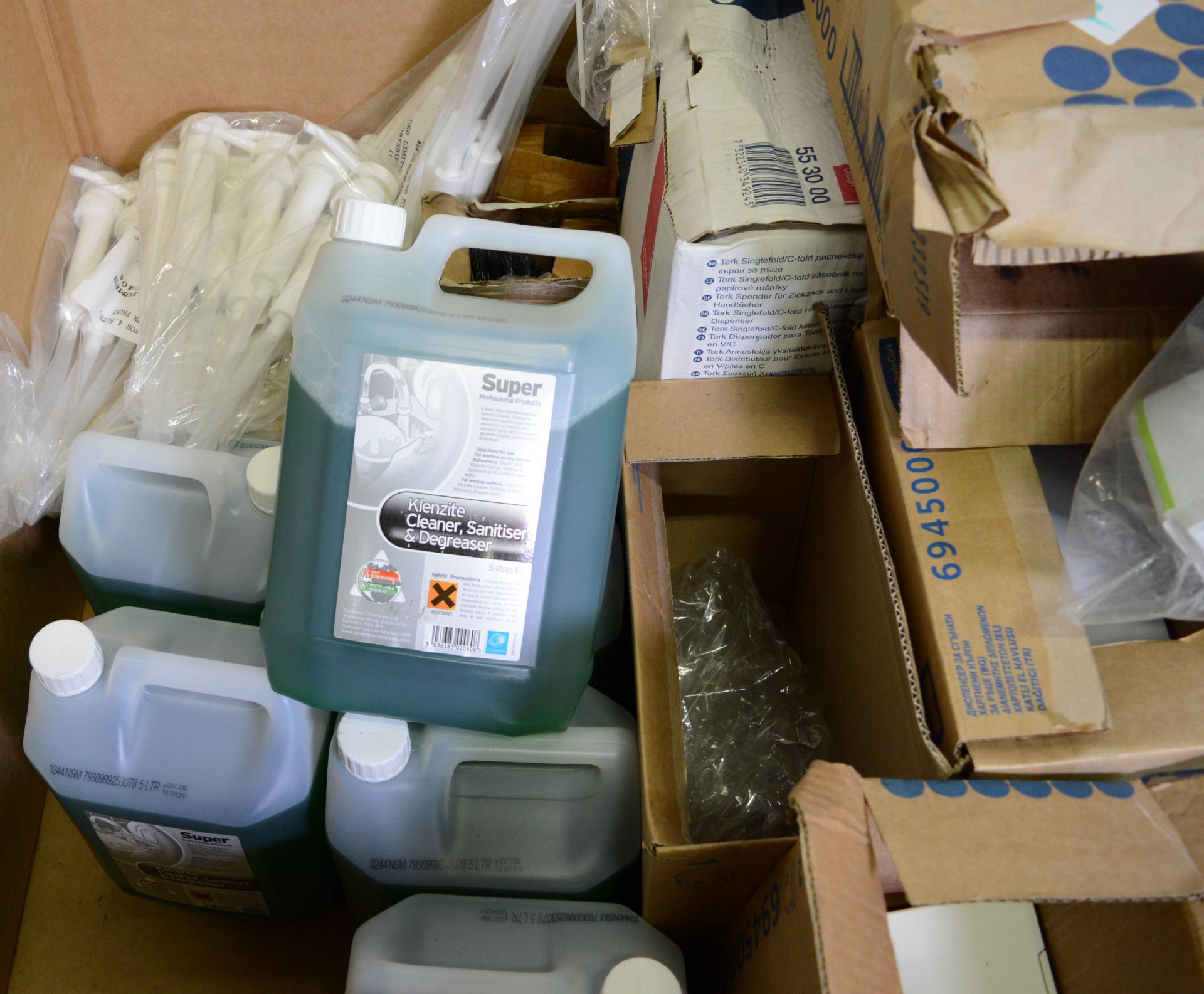 Pallet of Cleaning Products & Dispensers. - Image 3 of 4