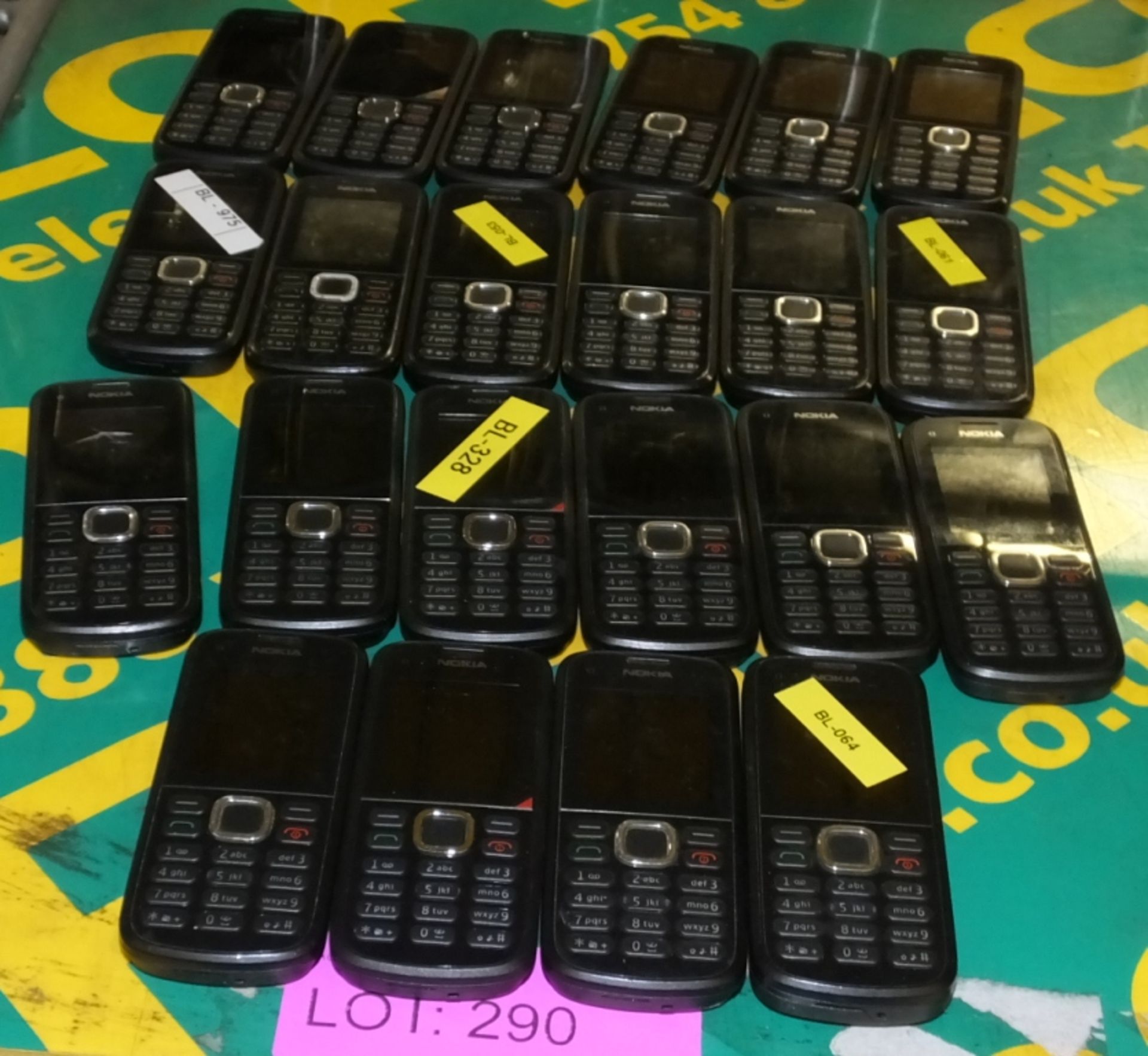 22x Nokia C1-02 Mobile Phones