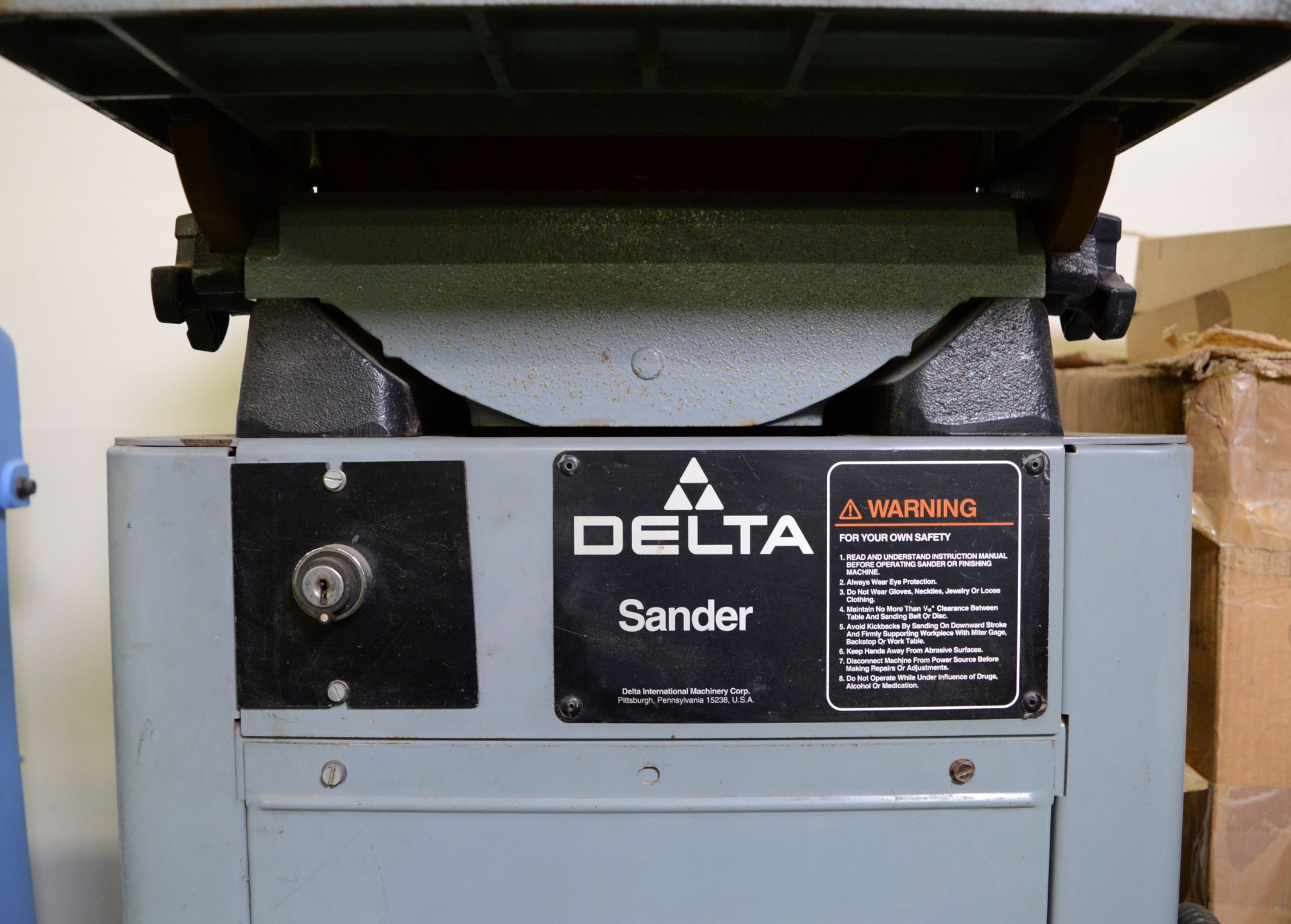 Delta 52-611 Belt & Disc Sander Dual Voltage - Image 5 of 6