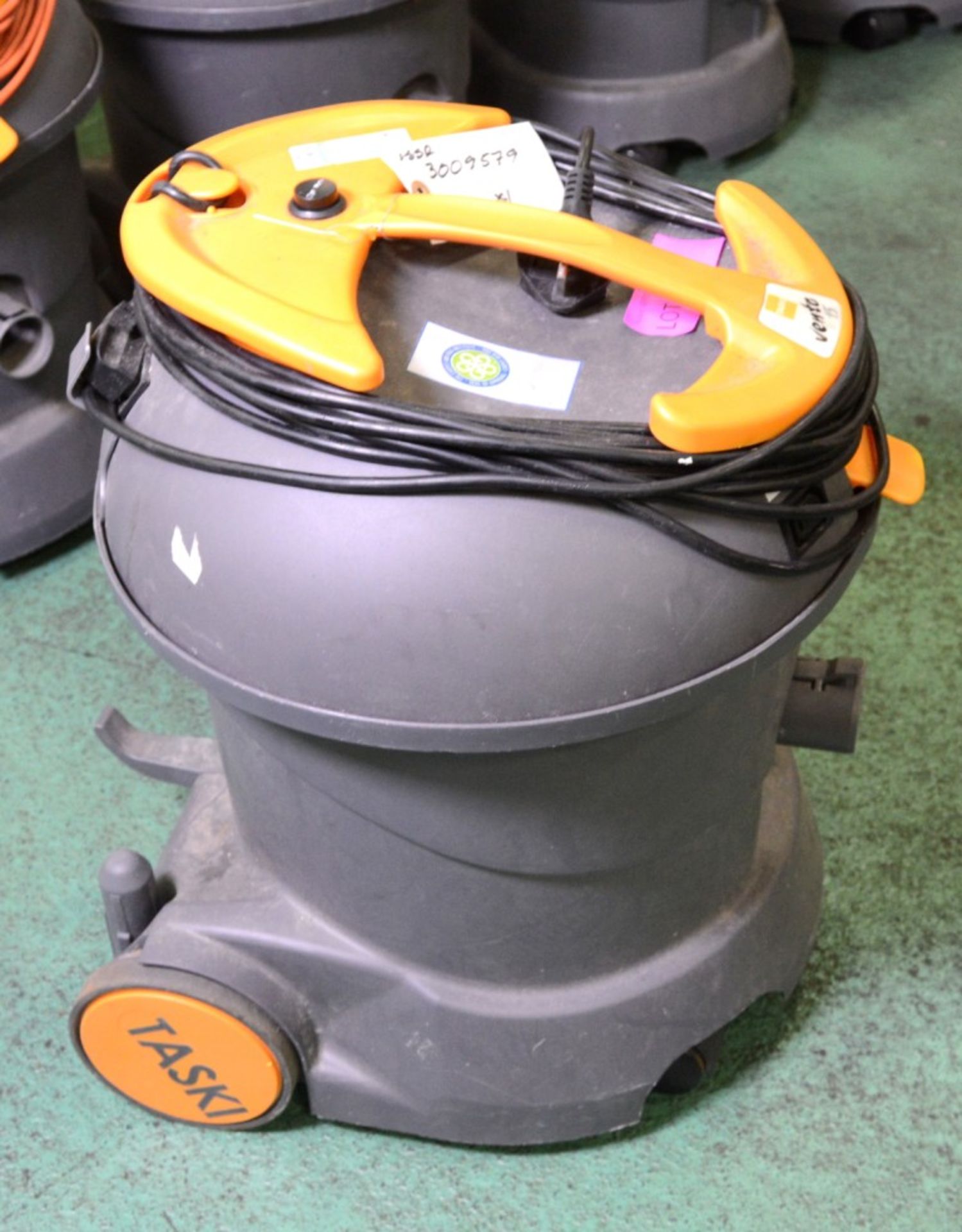 Taski Vento 15 Vacuum Cleaner - Image 2 of 2