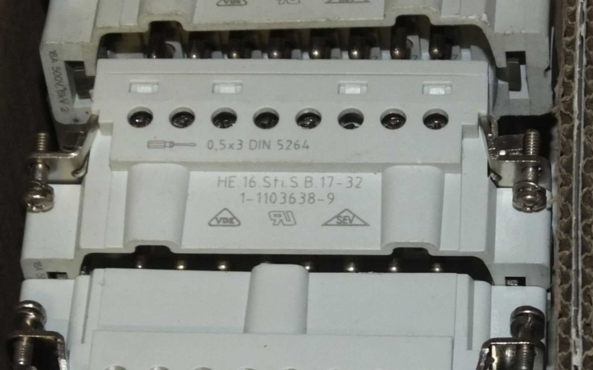 35x Cable Connectors - HE-16 Bu Sti B 17-32 - 1-1103639-9 - Image 2 of 2